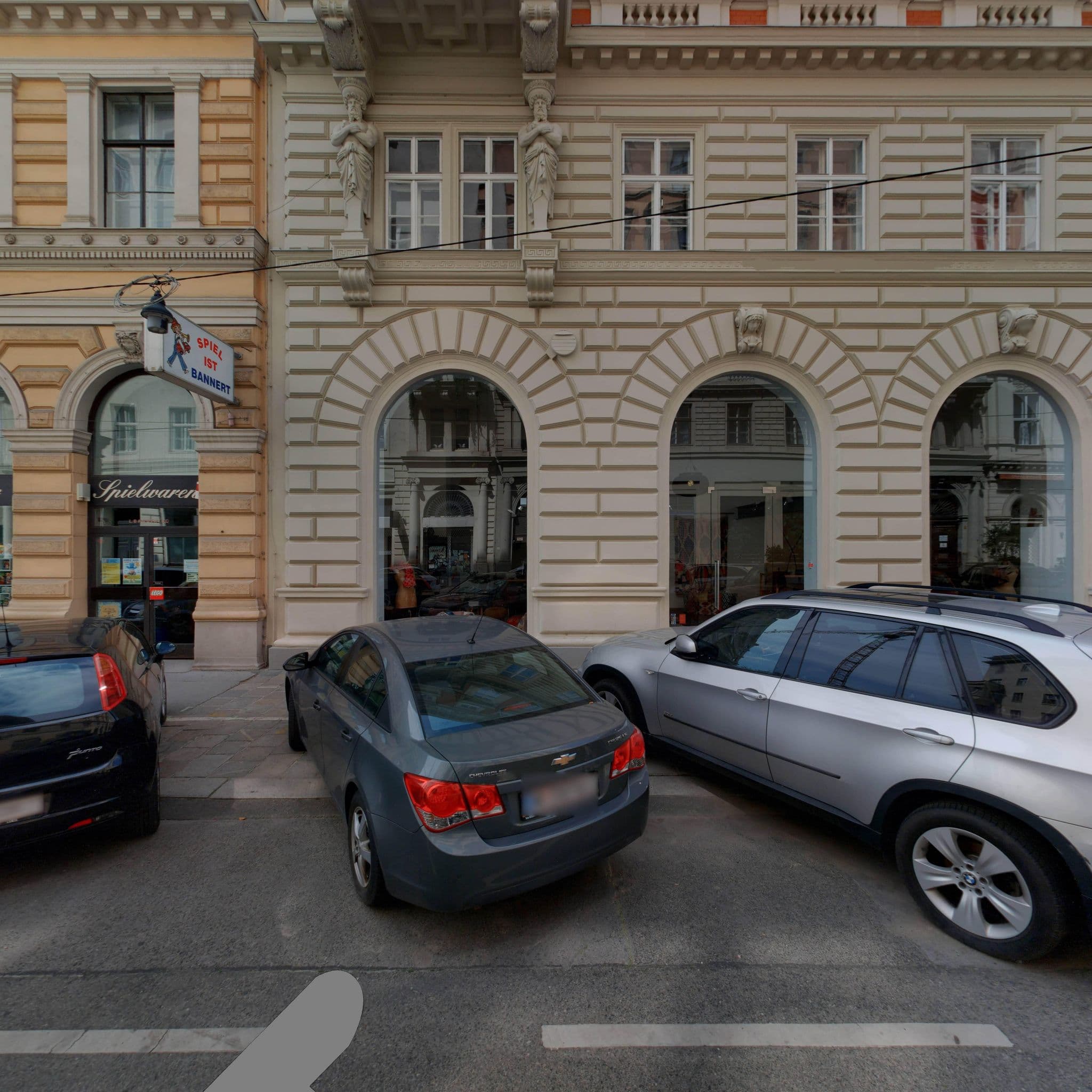 Street view near The Temple, Innere Stadt — © eliasgander (CC BY-SA · Mapillary)