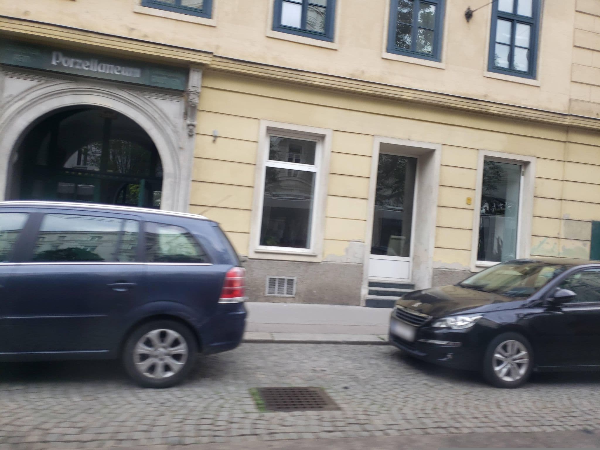 Street view near Porzellaneum Hotel Vienna, Alsergrund — © mapfool (CC BY-SA · Mapillary)
