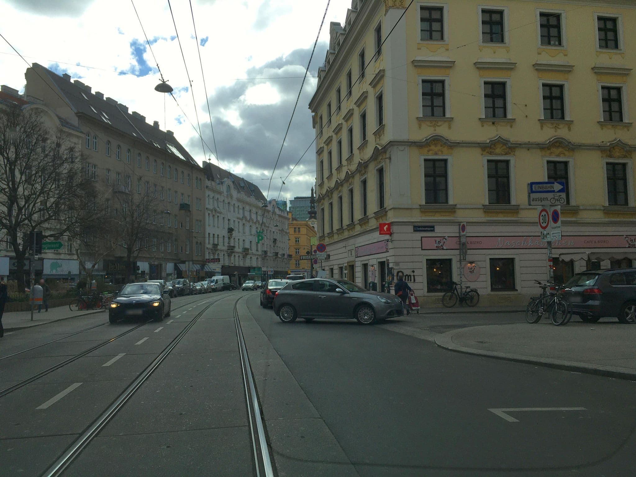 Street view near Lifestyle Living Apartments - Taborstrasse, Innere Stadt — © istefanos (CC BY-SA · Mapillary)
