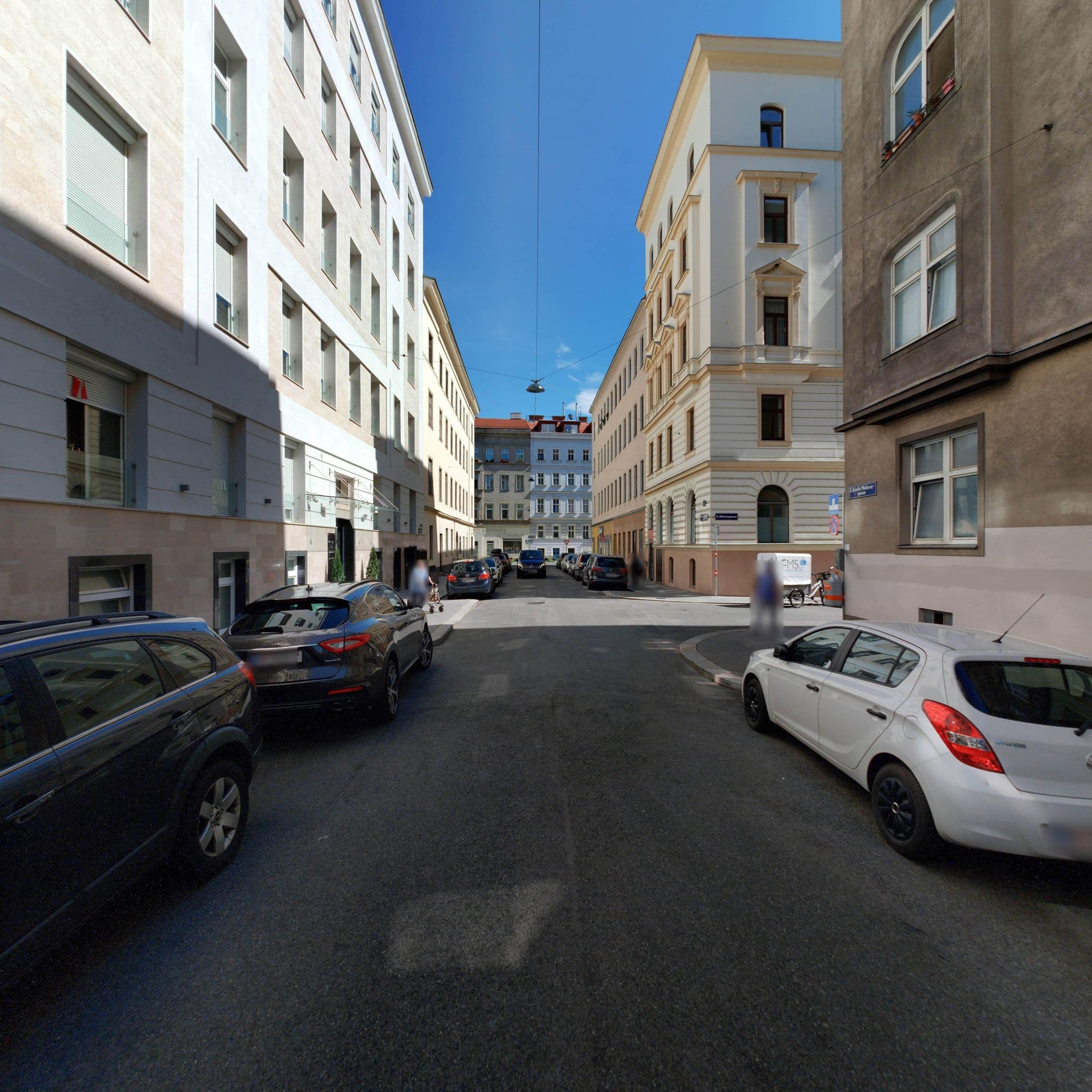 Street view near Zorica DJUKIC, Innere Stadt — © eliasgander (CC BY-SA · Mapillary)