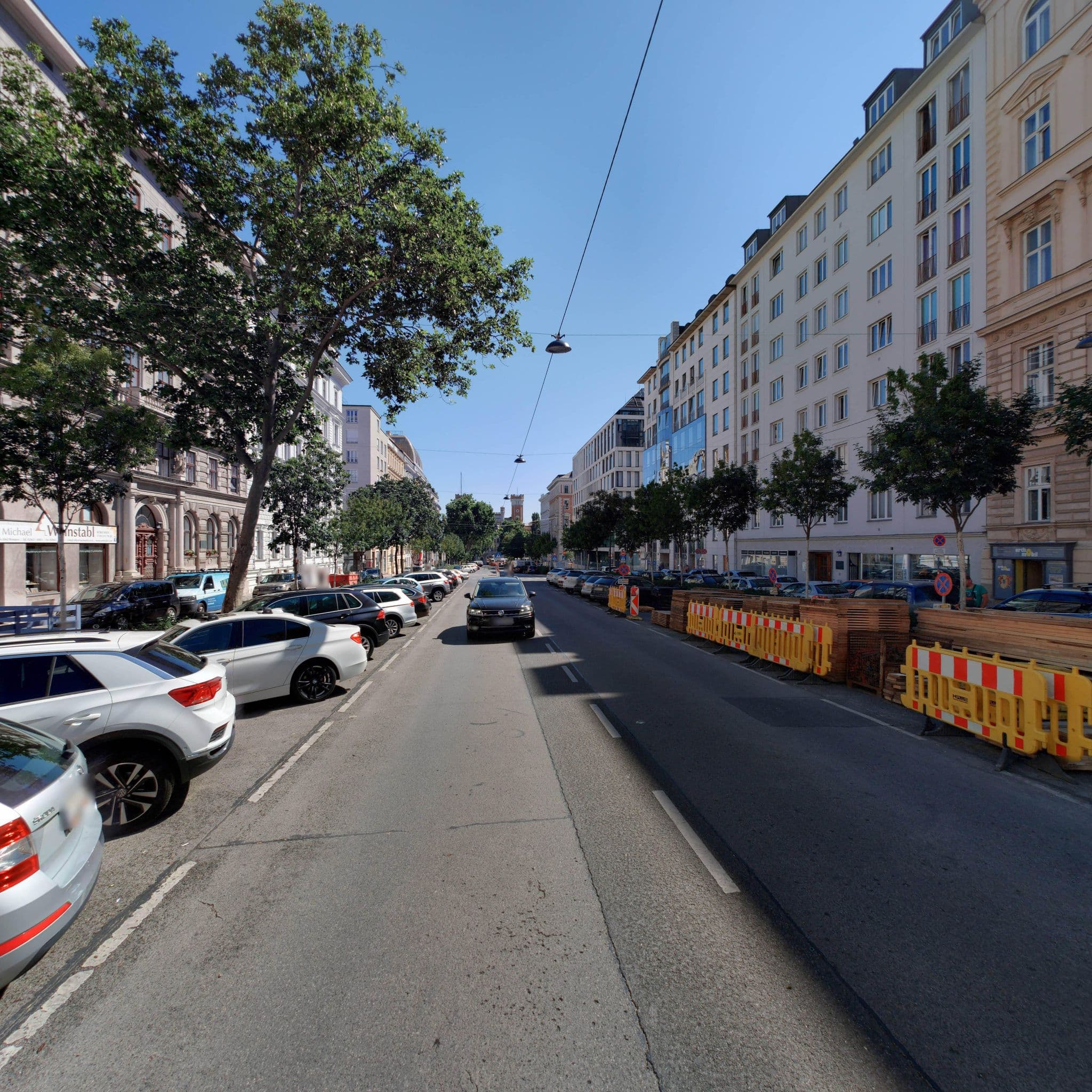 Street view near space home hostel, Innere Stadt — © eliasgander (CC BY-SA · Mapillary)