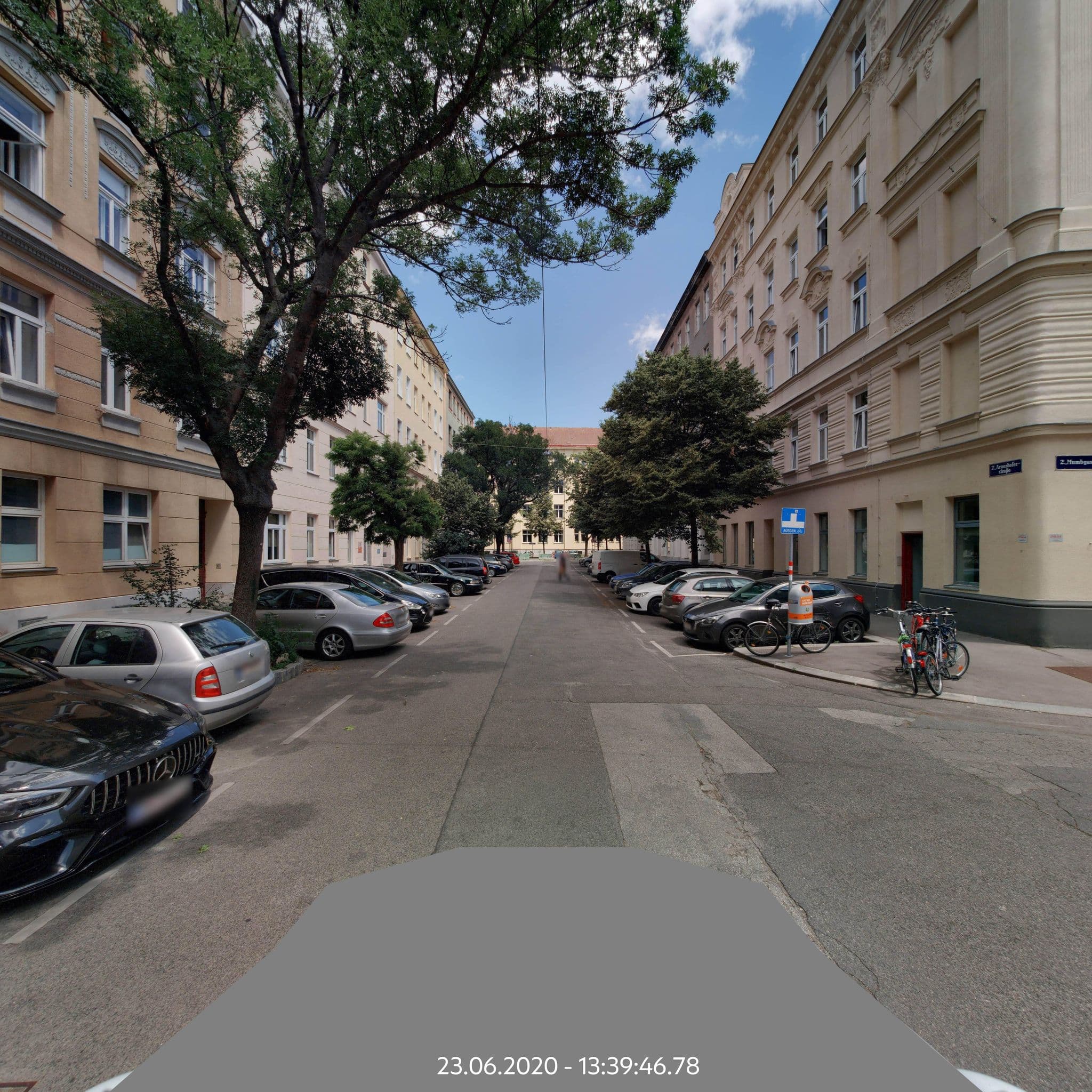 Street view near Aurellia Deluxe Apartments, Landstraße — © eliasgander (CC BY-SA · Mapillary)