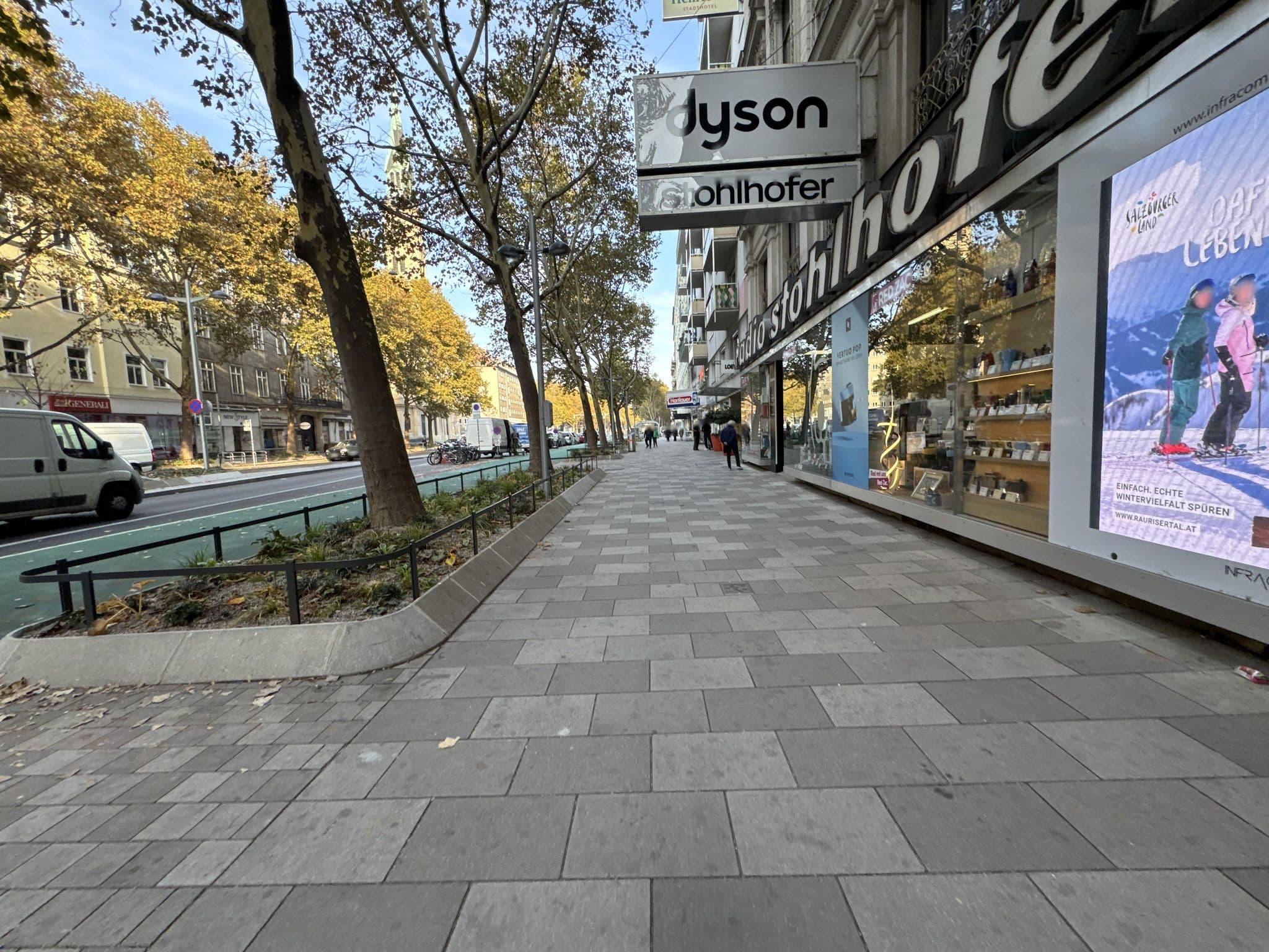Street view near Das Capri, Vienna — © 3zu0_rolu (CC BY-SA · Mapillary)