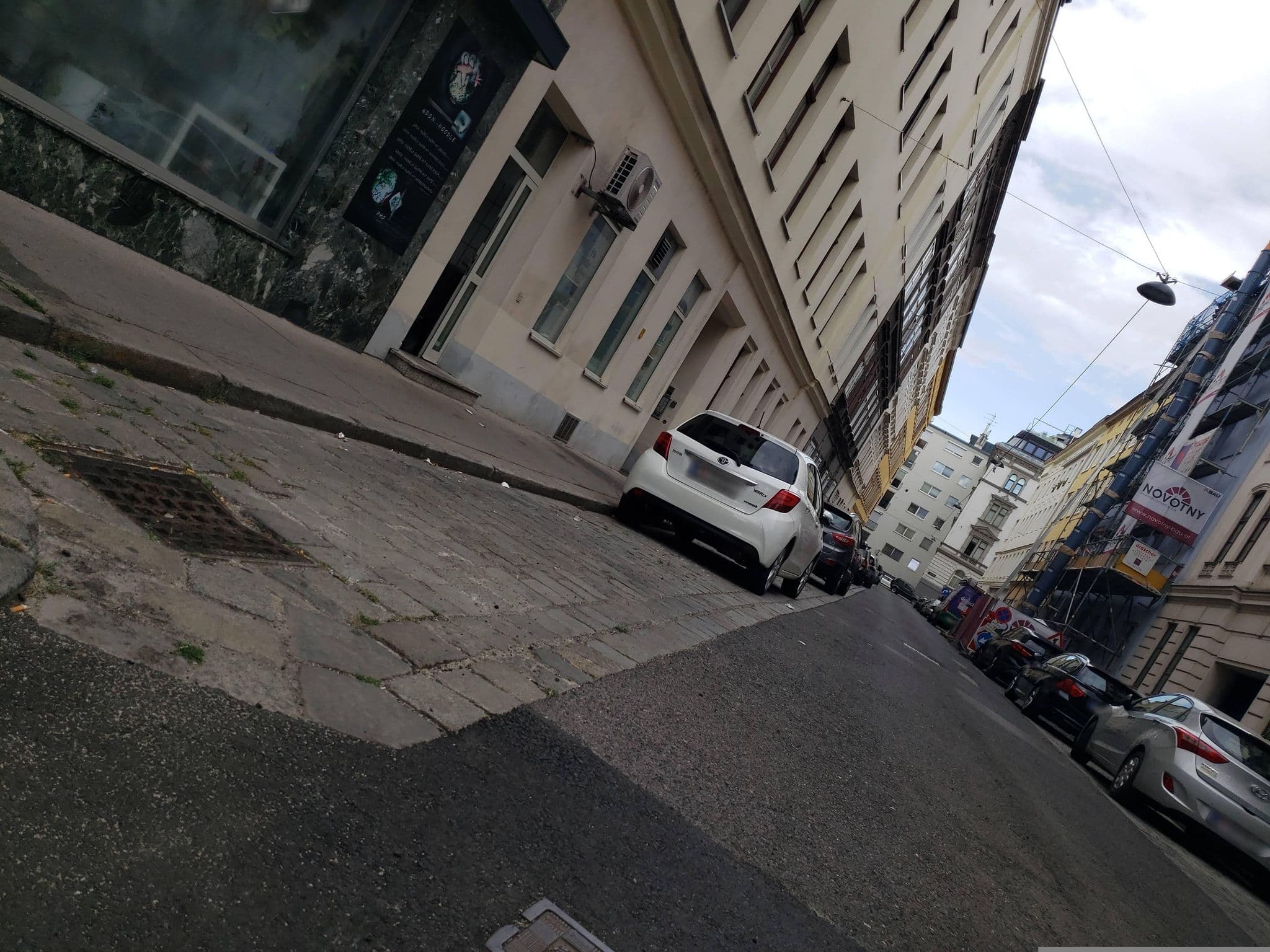 Street view near DI. Dagmar Gall, Landstraße — © mapfool (CC BY-SA · Mapillary)