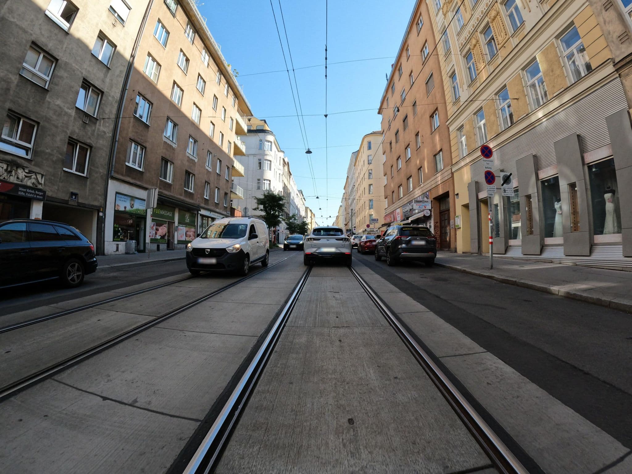 Street view near Hotel Pension Adam Apartment Vienna, Landstraße — © erias (CC BY-SA · Mapillary)