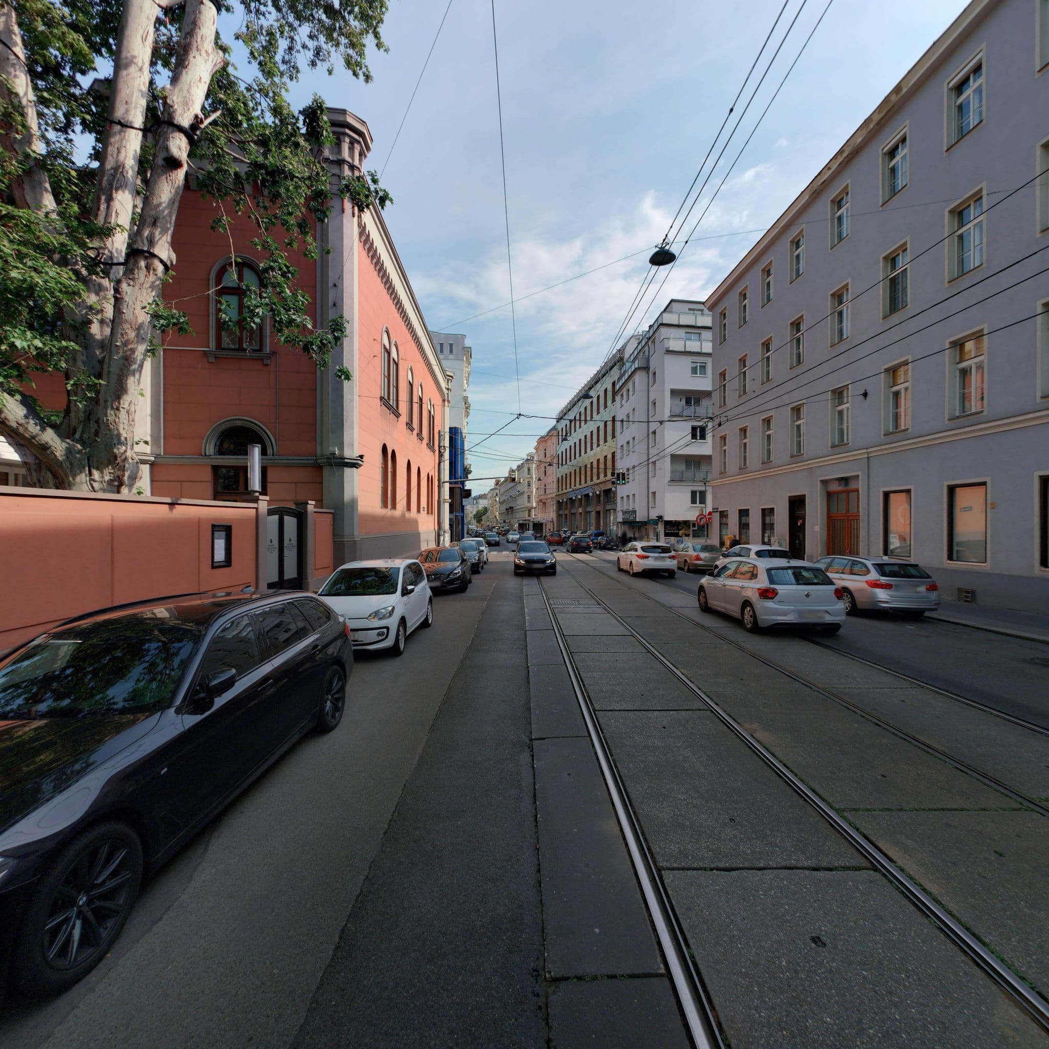 Street view near MJ Hotelbetrieb GmbH, Landstraße — © eliasgander (CC BY-SA · Mapillary)
