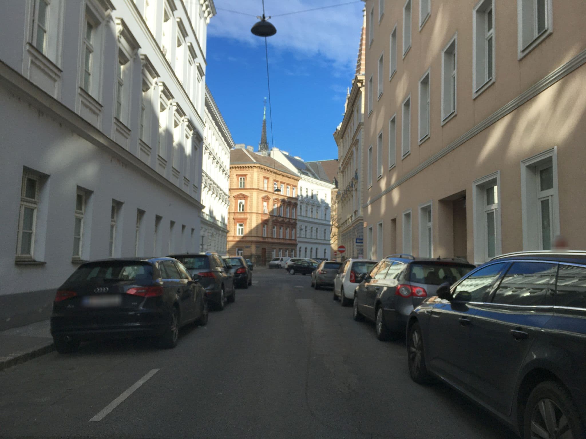 Street view near Central Vienna-Living Hetz, Landstraße — © istefanos (CC BY-SA · Mapillary)