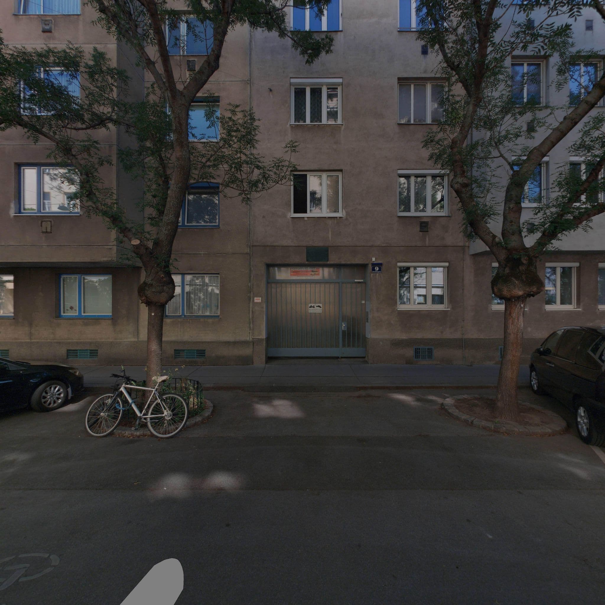 Street view near Natan's Apartment, Landstraße — © eliasgander (CC BY-SA · Mapillary)