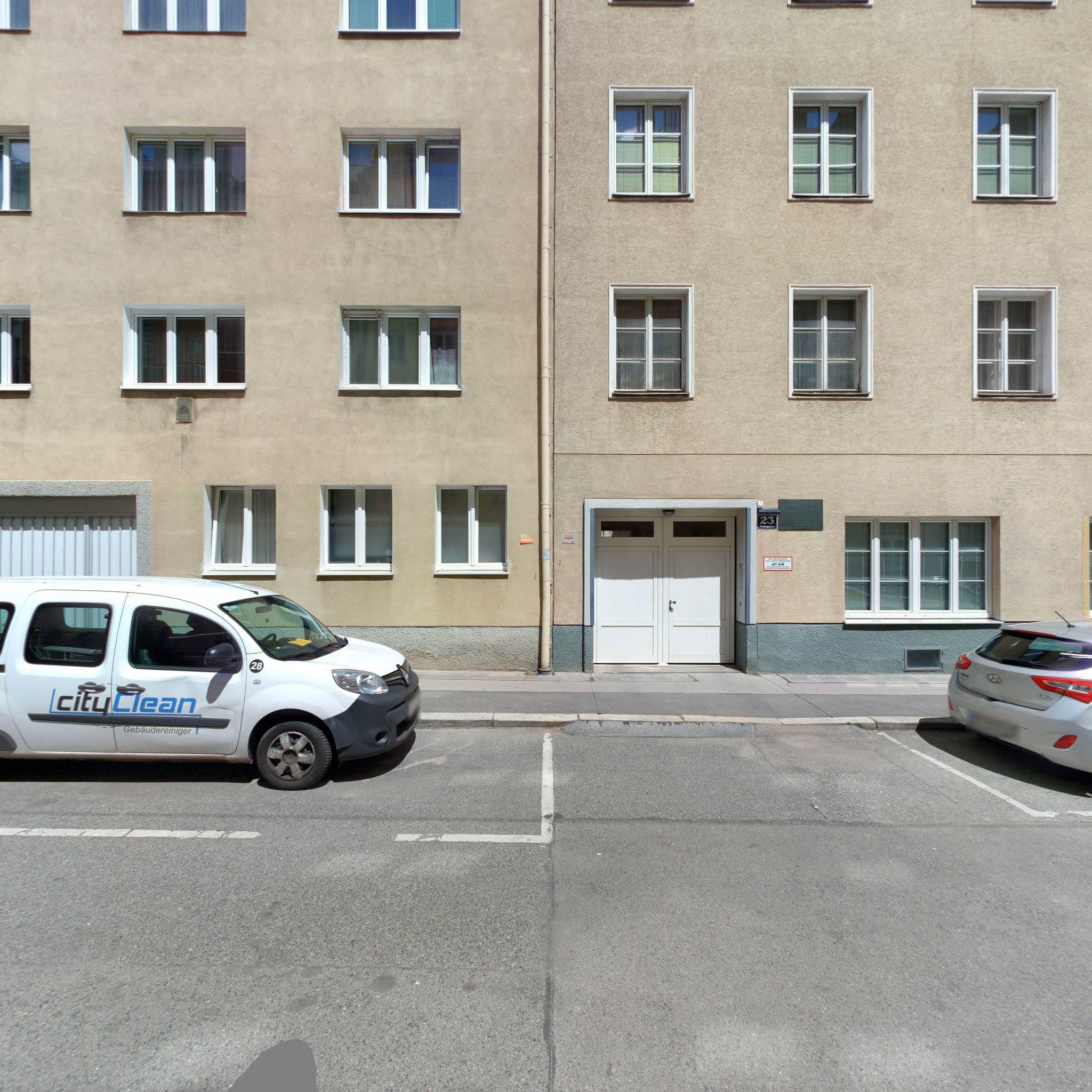 Street view near AJO Ambassador, Landstraße — © eliasgander (CC BY-SA · Mapillary)