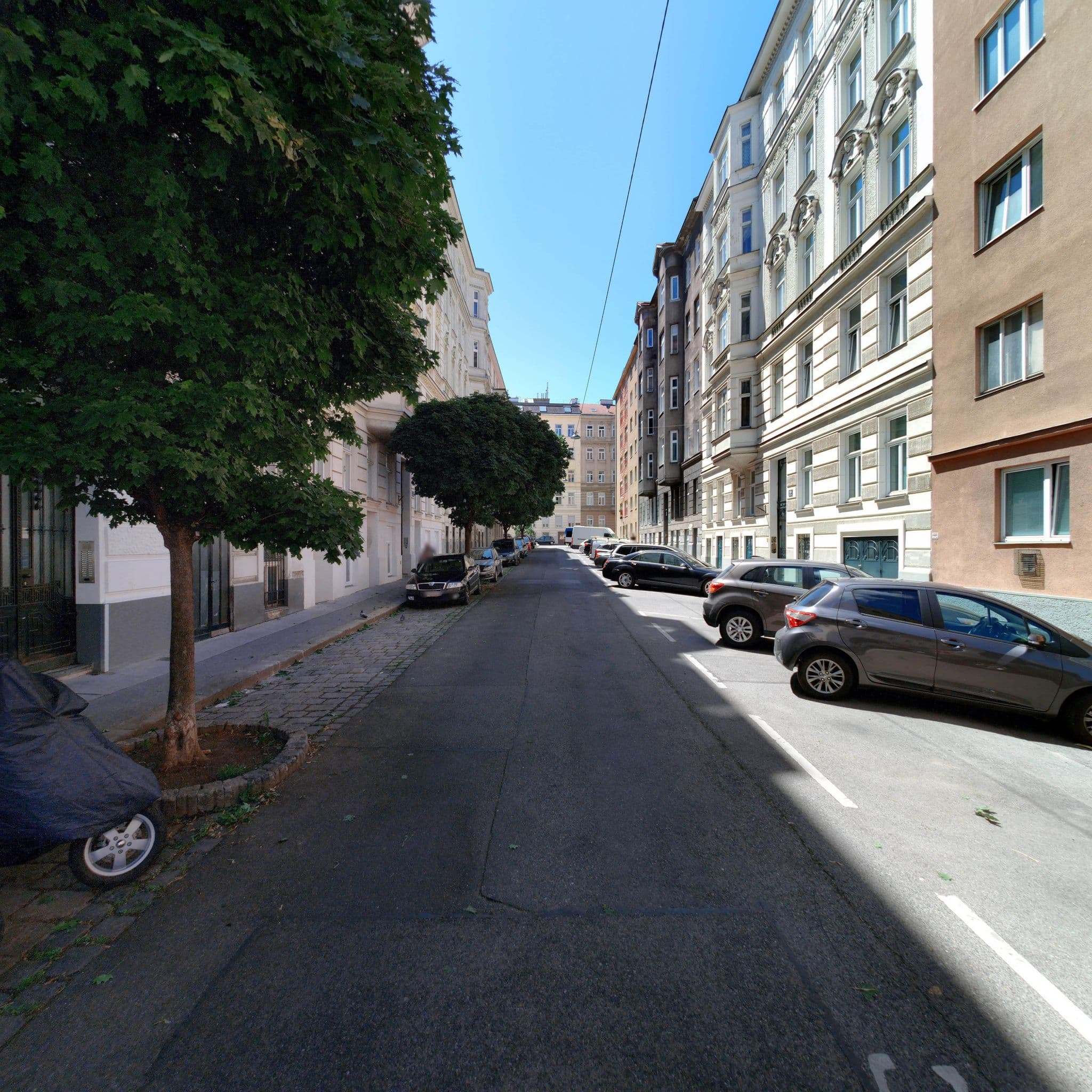 Street view near Barbara Schlamp, Landstraße — © eliasgander (CC BY-SA · Mapillary)