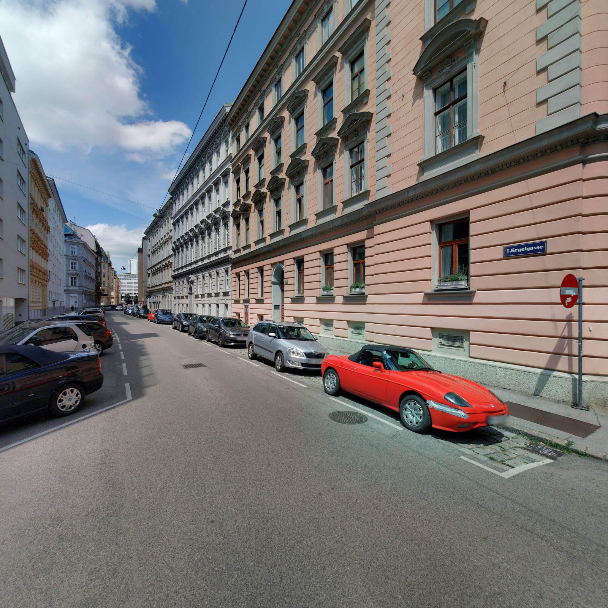 Street view near royal resort apartment, Landstraße — © eliasgander (CC BY-SA · Mapillary)
