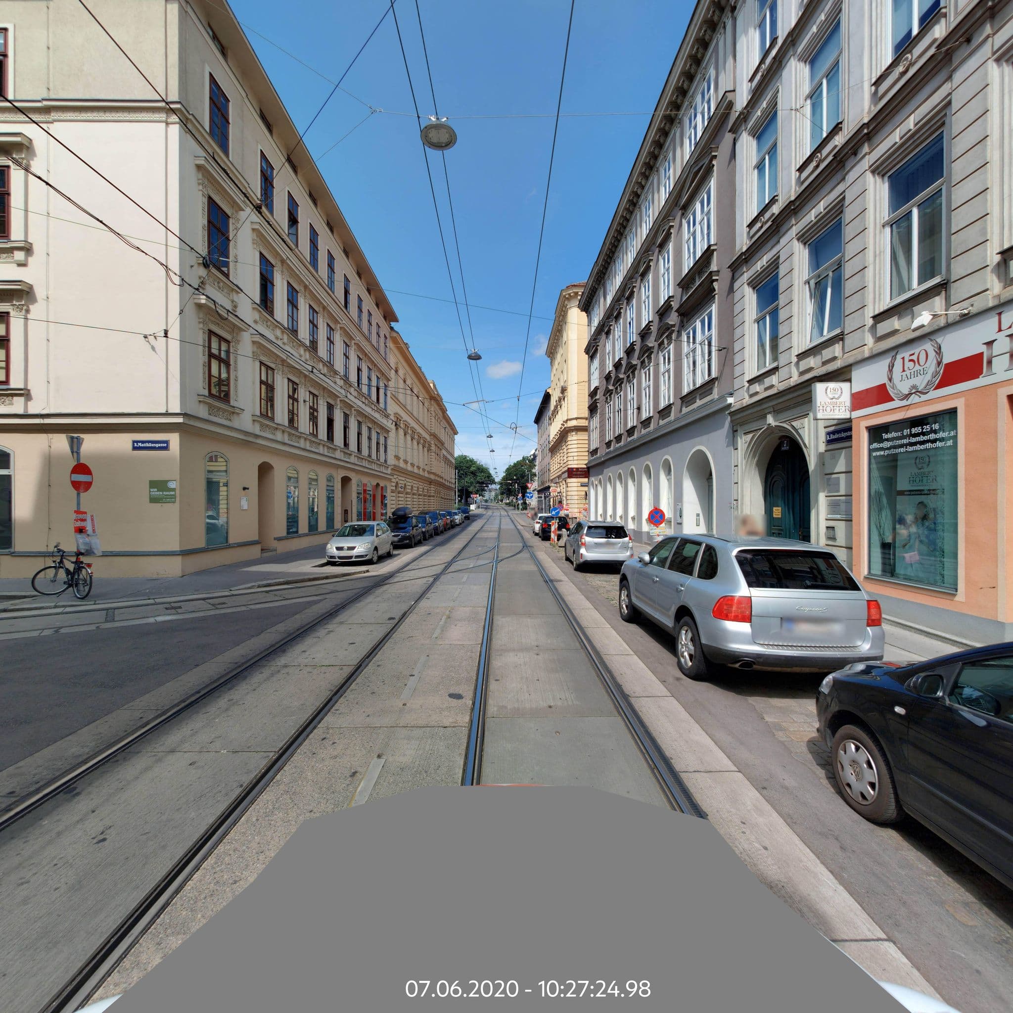 Street view near BeLLeArTi, Landstraße — © eliasgander (CC BY-SA · Mapillary)