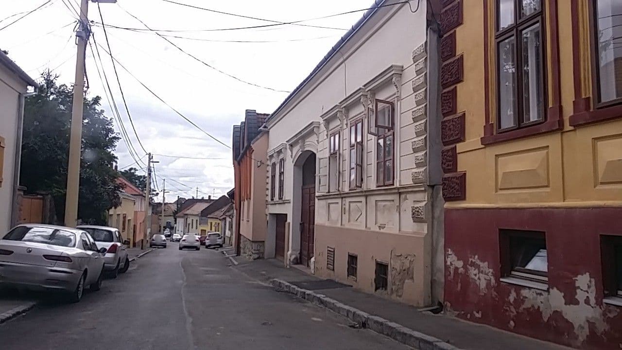 Street view near Tettye-Park apartman, Pécs — © utvonalfelmeresek (CC BY-SA · Mapillary)