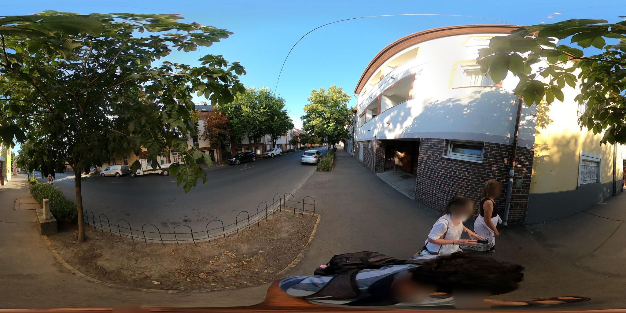 Street view near Downtown Dream Apartmans, Szeged — © grozsa11 (CC BY-SA · Mapillary)