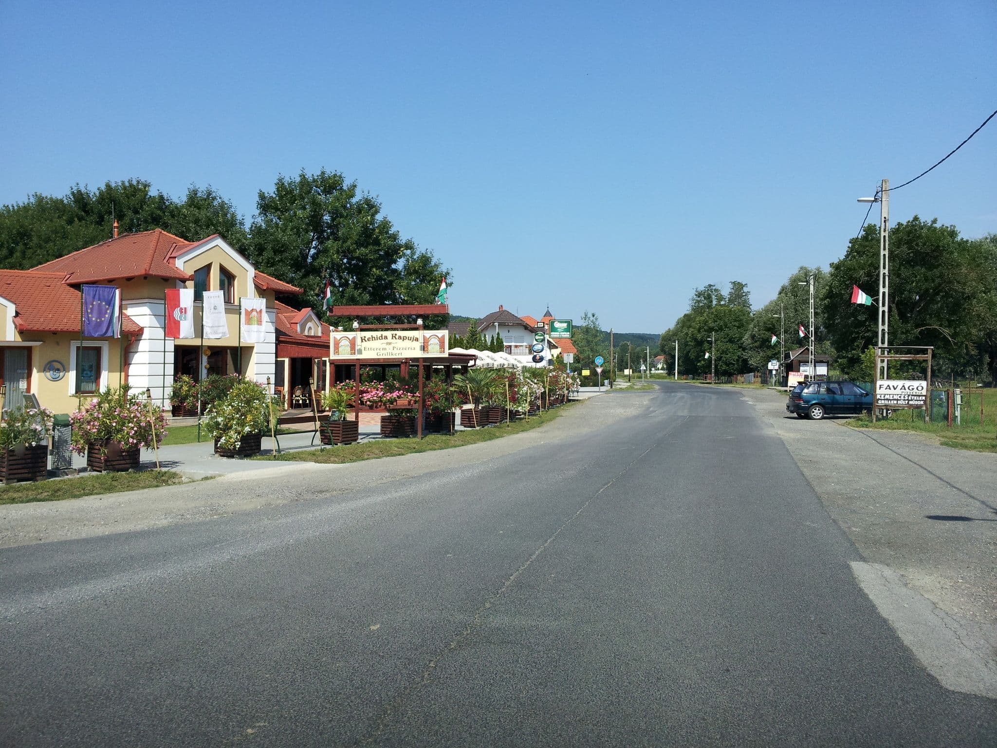 Street view near Szerencsemák Panzió, Hévíz — © kolesajr (CC BY-SA · Mapillary)