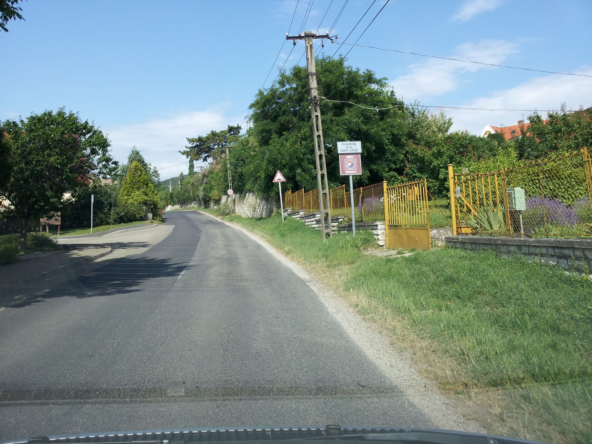 Street view near Lila Füge Apartman, Csopak — © kolesajr (CC BY-SA · Mapillary)
