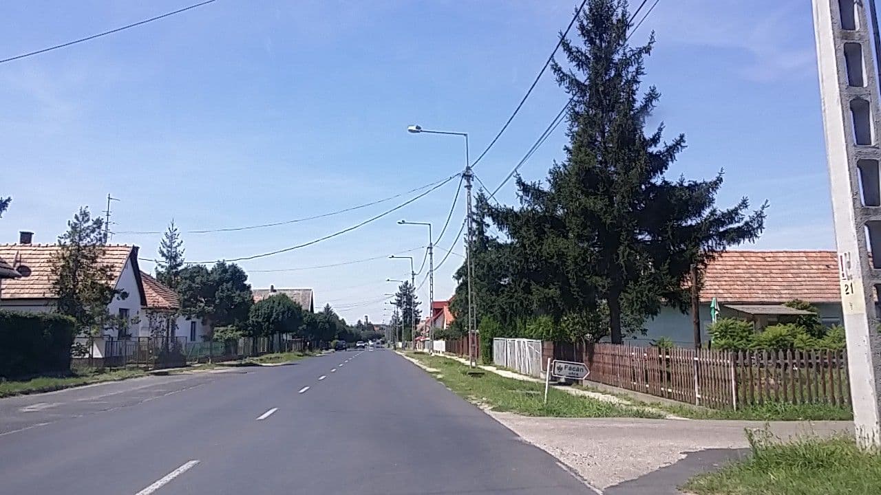 Street view near Panna Apartmanház, Balatonlelle — © utvonalfelmeresek (CC BY-SA · Mapillary)