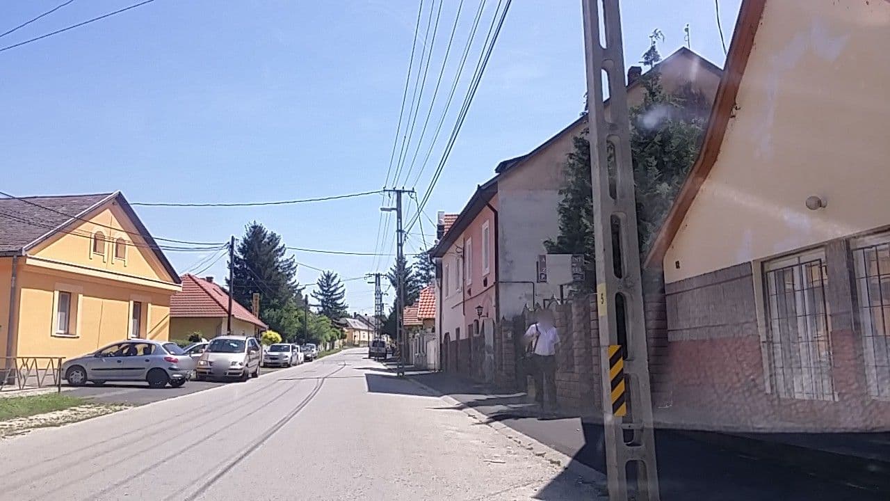 Street view near Do Ti Apartmanház Balatonlelle, Balatonlelle — © utvonalfelmeresek (CC BY-SA · Mapillary)