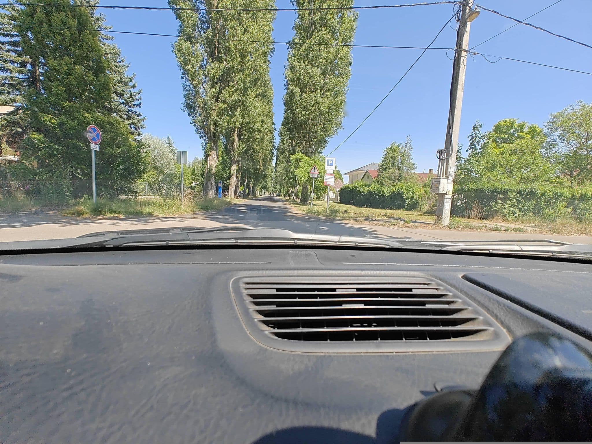 Street view near Napsugár Hotel Zamárdi, Zamárdi — © Winner_hun (CC BY-SA · Mapillary)