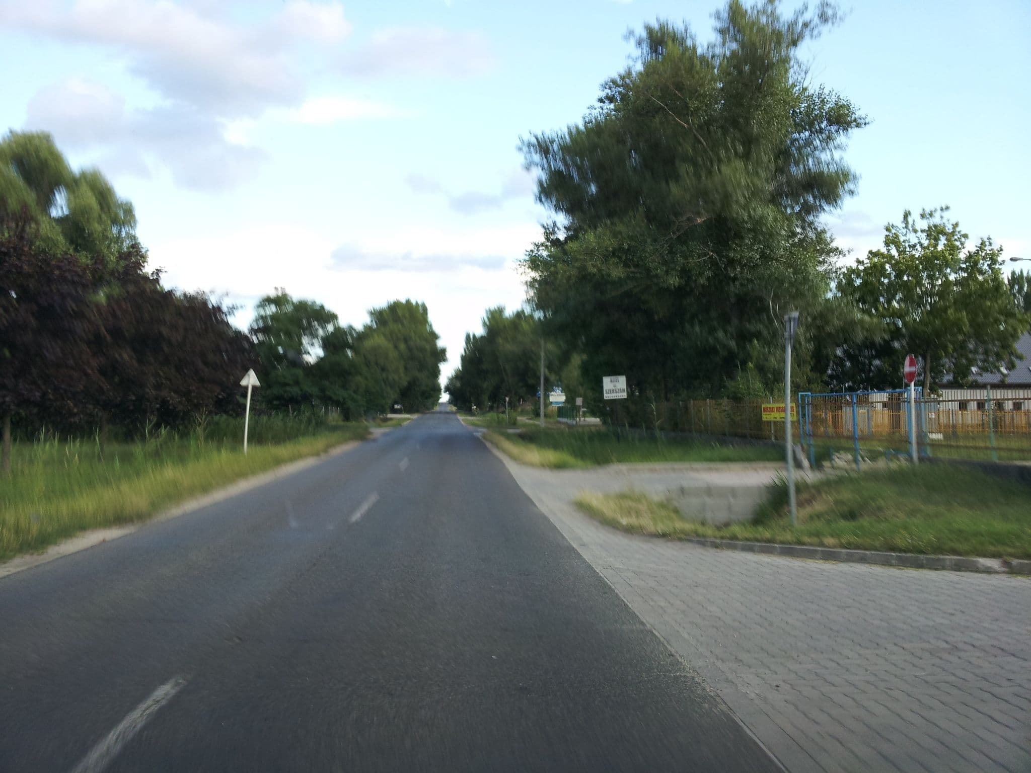 Street view near Piknik Üdülőfalu Siófok, Siófok — © kolesajr (CC BY-SA · Mapillary)