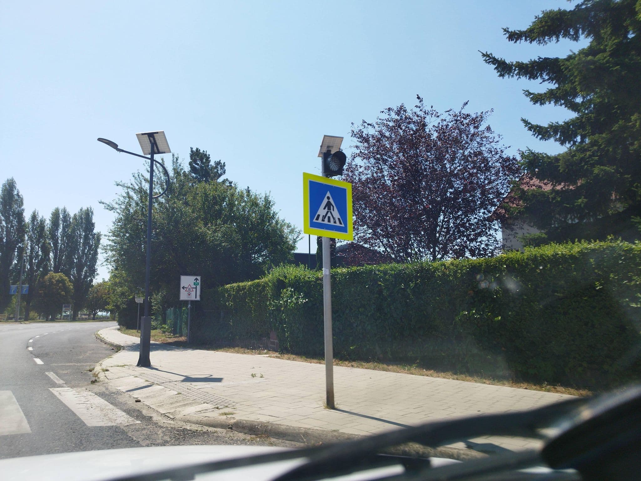Street view near Kutassy Vendégház, Balatonalmádi — © grozsa11 (CC BY-SA · Mapillary)