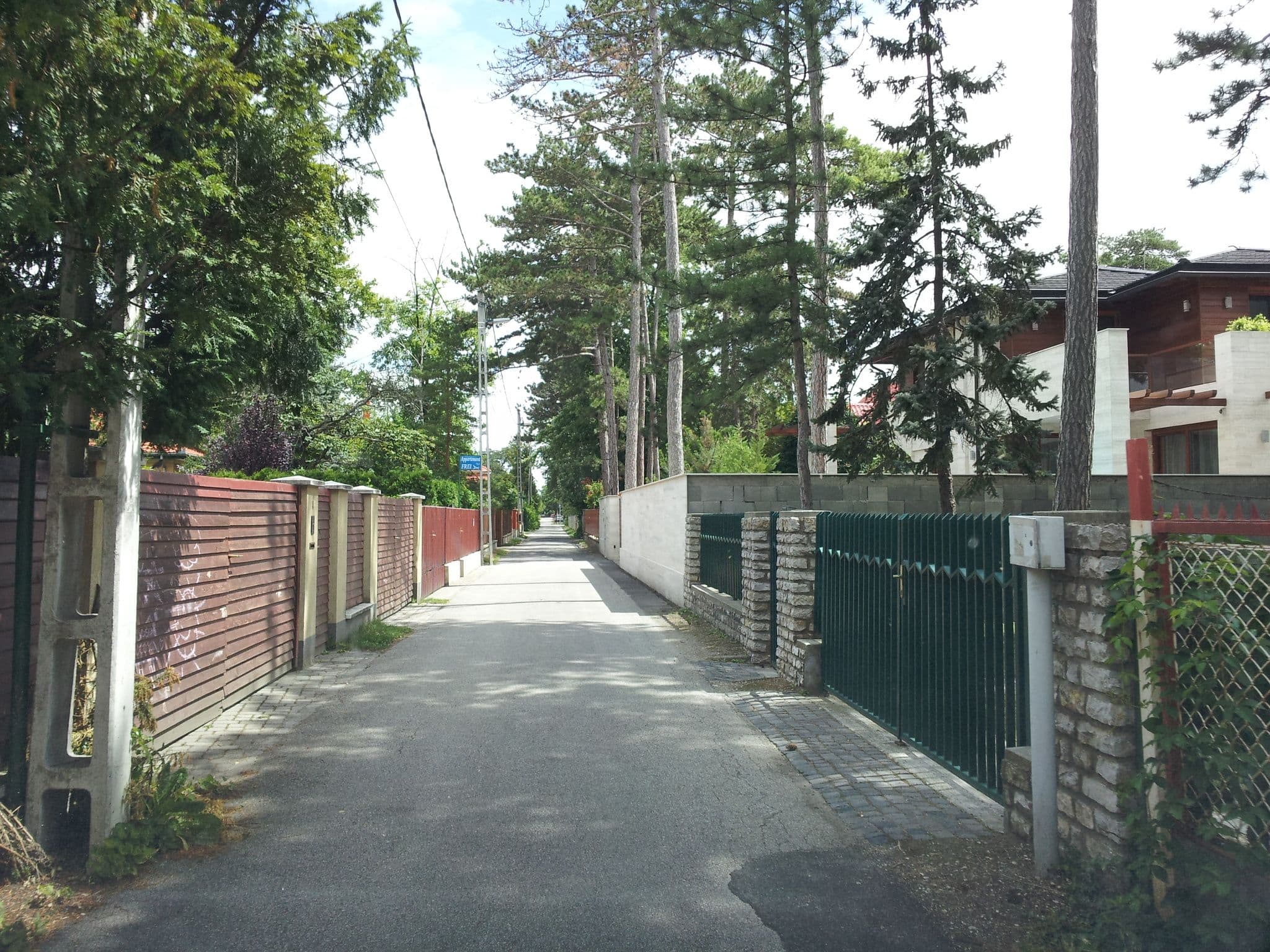 Street view near Dora Ház Siófok, Siófok — © kolesajr (CC BY-SA · Mapillary)