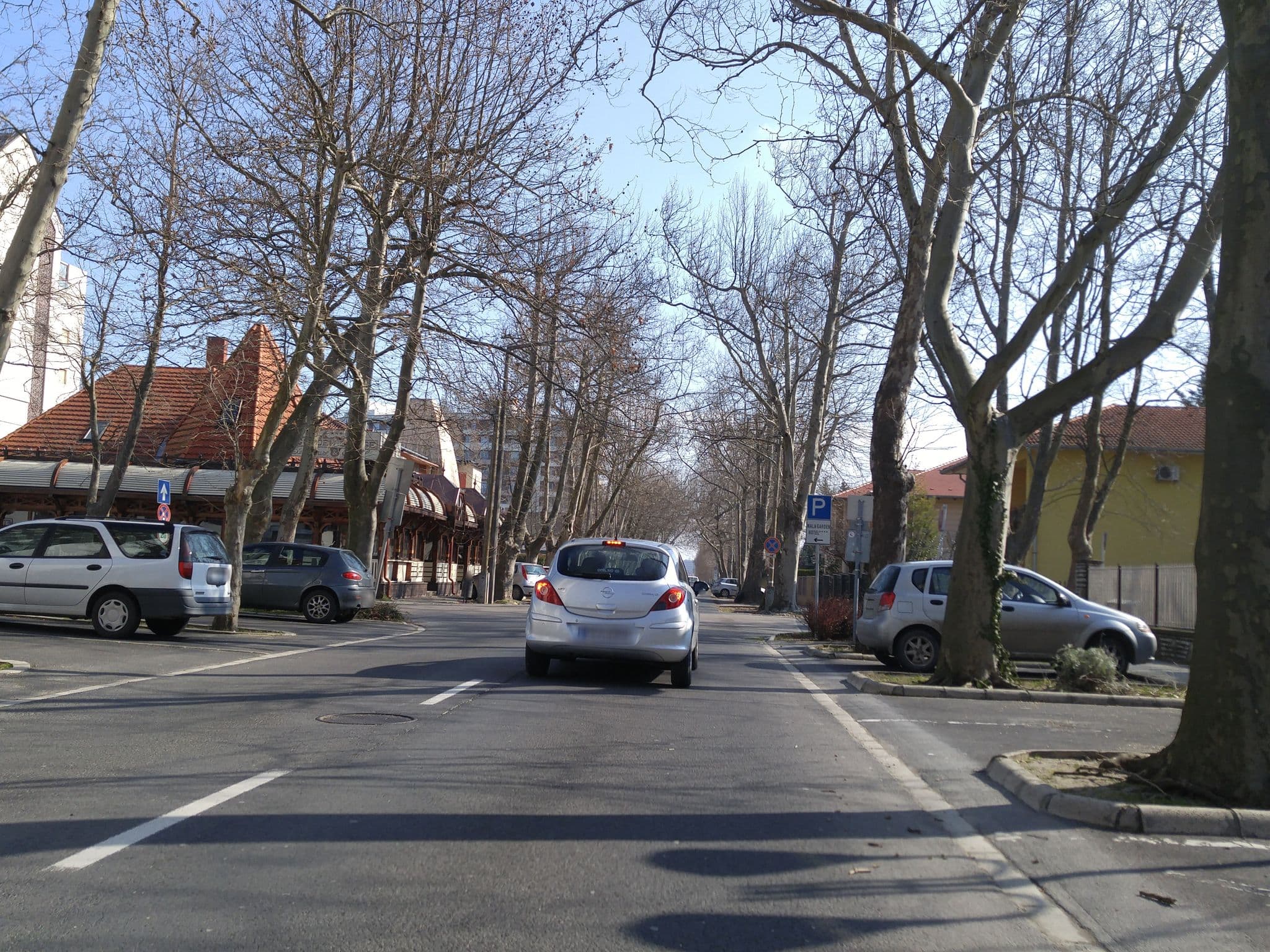Street view near Olívia Panzió, Siófok — © tamaes (CC BY-SA · Mapillary)