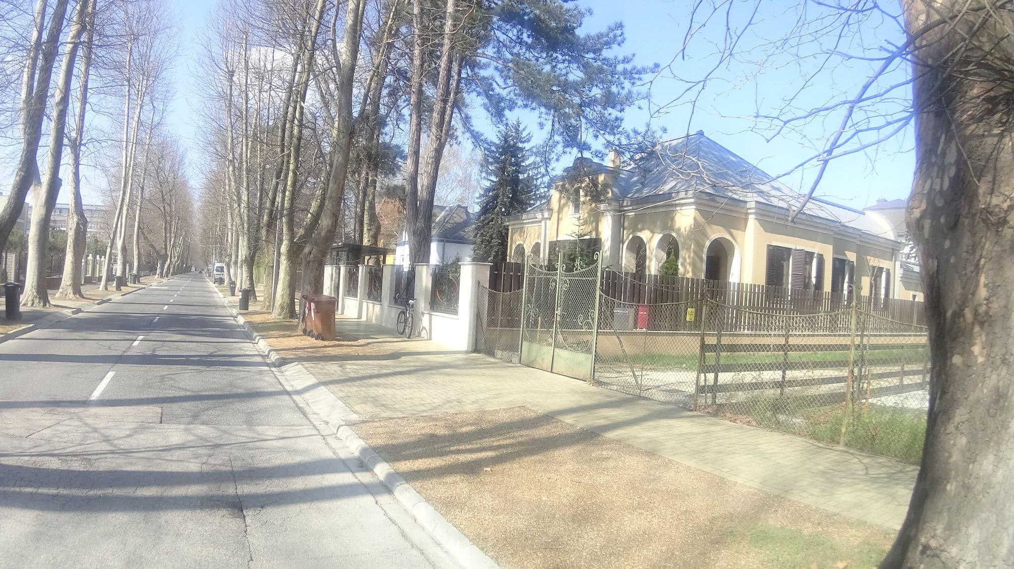 Street view near Régimódi Apartman Siófok, Siófok — © tamaes (CC BY-SA · Mapillary)