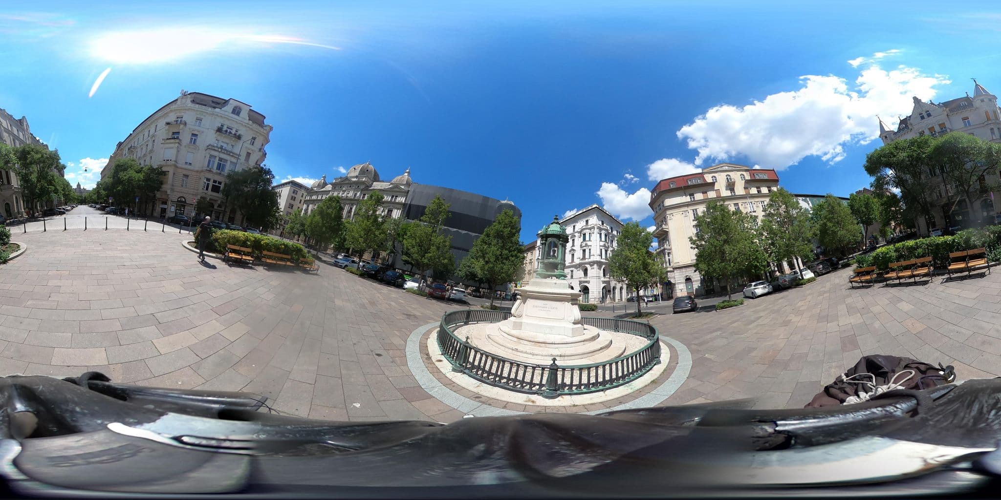 Street view near Apartment Parliament 3 - Turandot, Lipótváros — © grozsa11 (CC BY-SA · Mapillary)