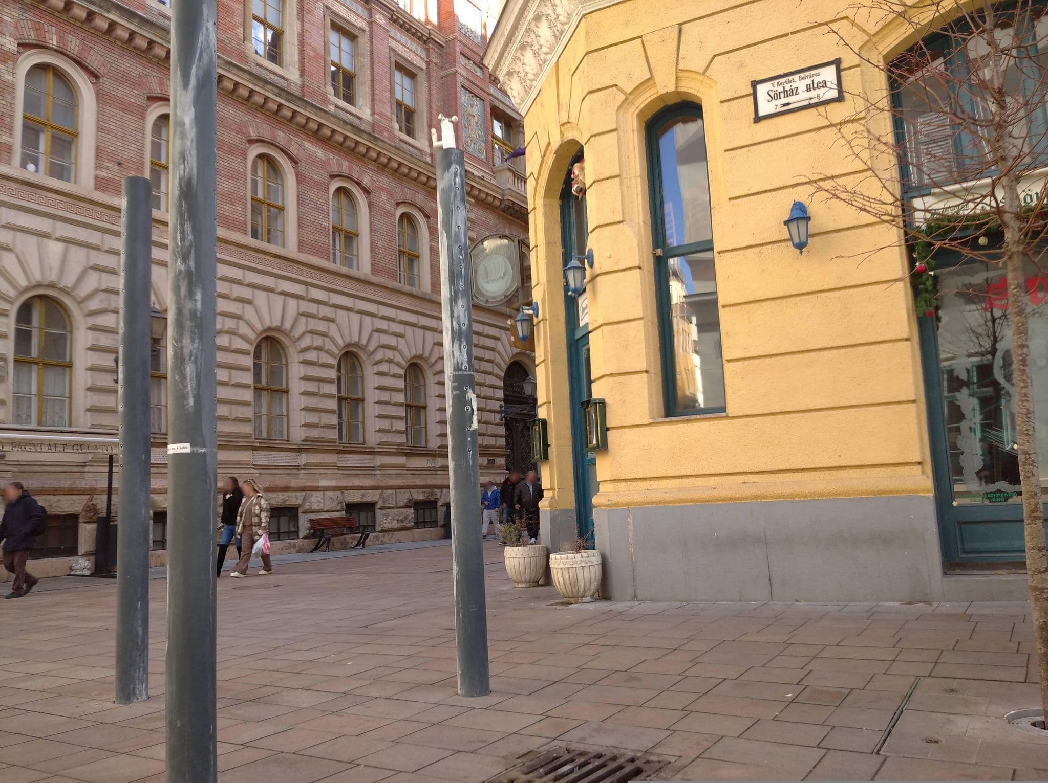 Street view near MainStreet Central Residence, Palotanegyed — © grozsa11 (CC BY-SA · Mapillary)