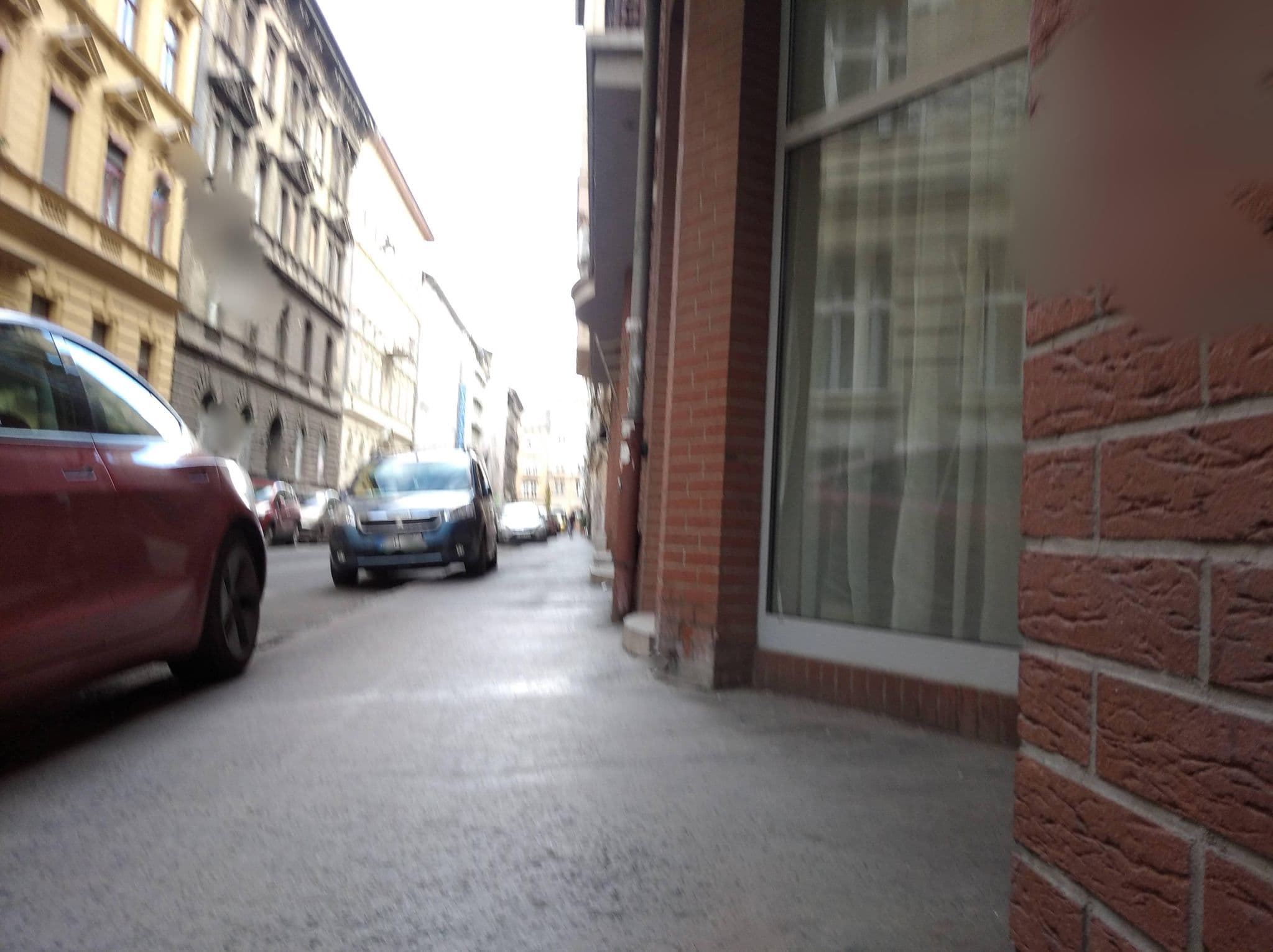 Street view near room 11, Budapest VI. kerület — © grozsa11 (CC BY-SA · Mapillary)