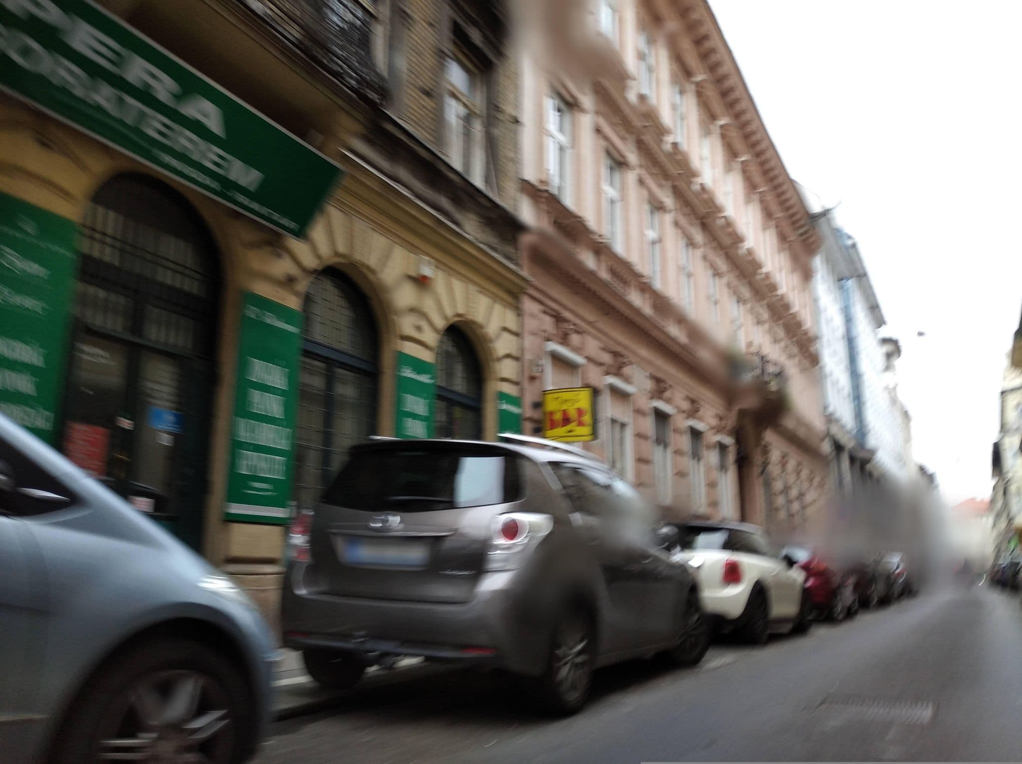 Street view near Beds N' Roses Guesthouse Budapest, Lipótváros — © grozsa11 (CC BY-SA · Mapillary)