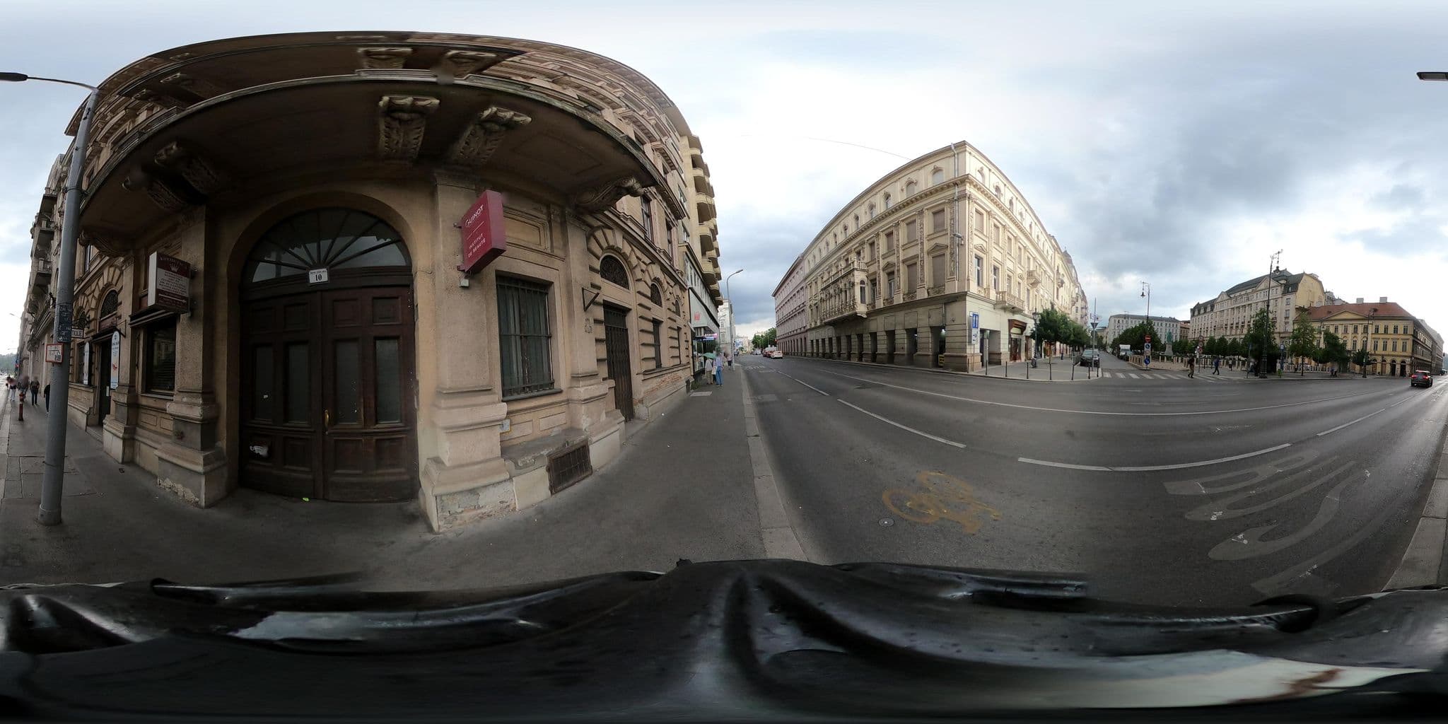 Street view near Blue Velvet, Budapest V. kerület — © grozsa11 (CC BY-SA · Mapillary)