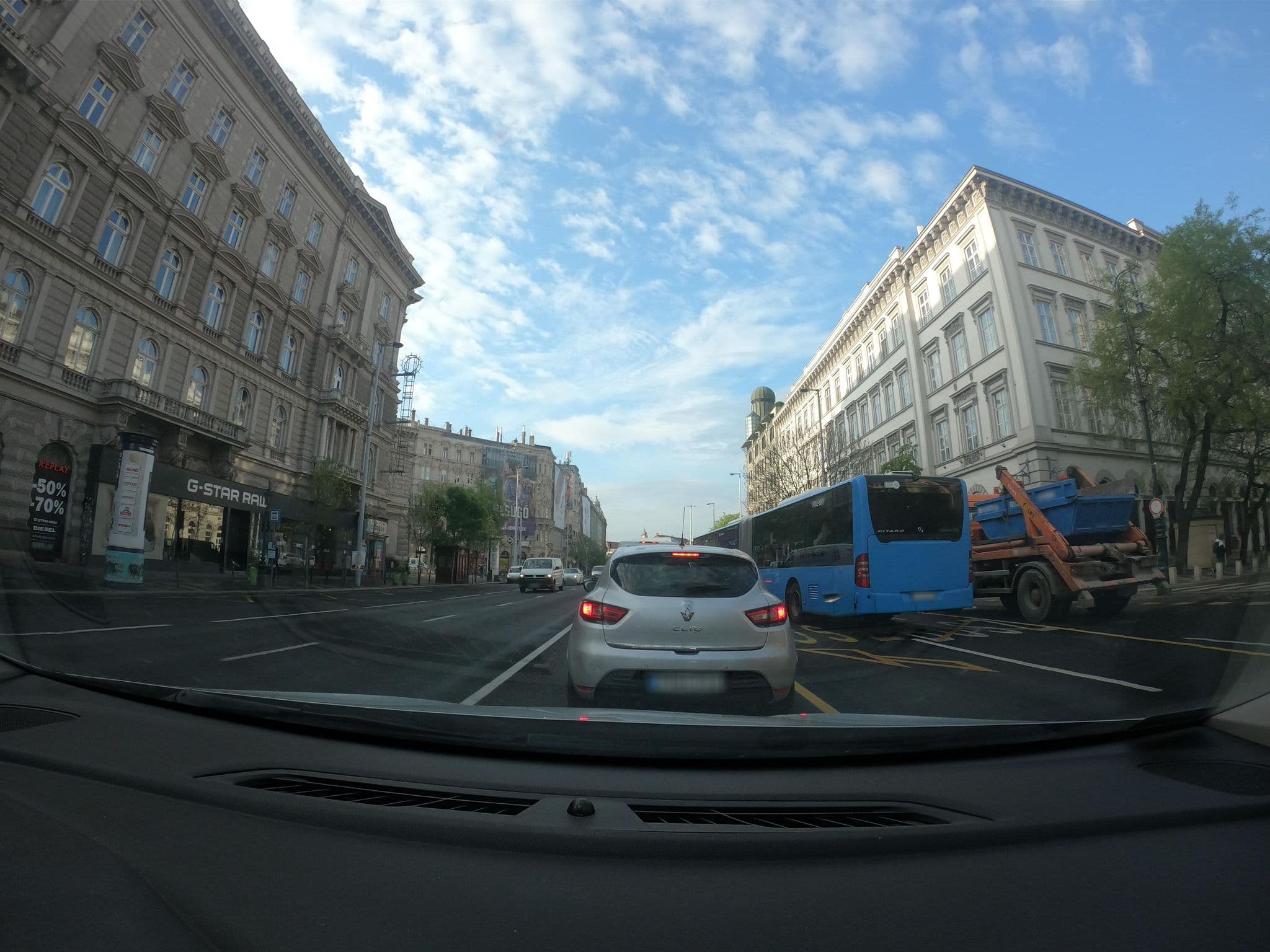 Street view near Enzo Capo Luxury Suites, Budapest V. kerület — © vst (CC BY-SA · Mapillary)