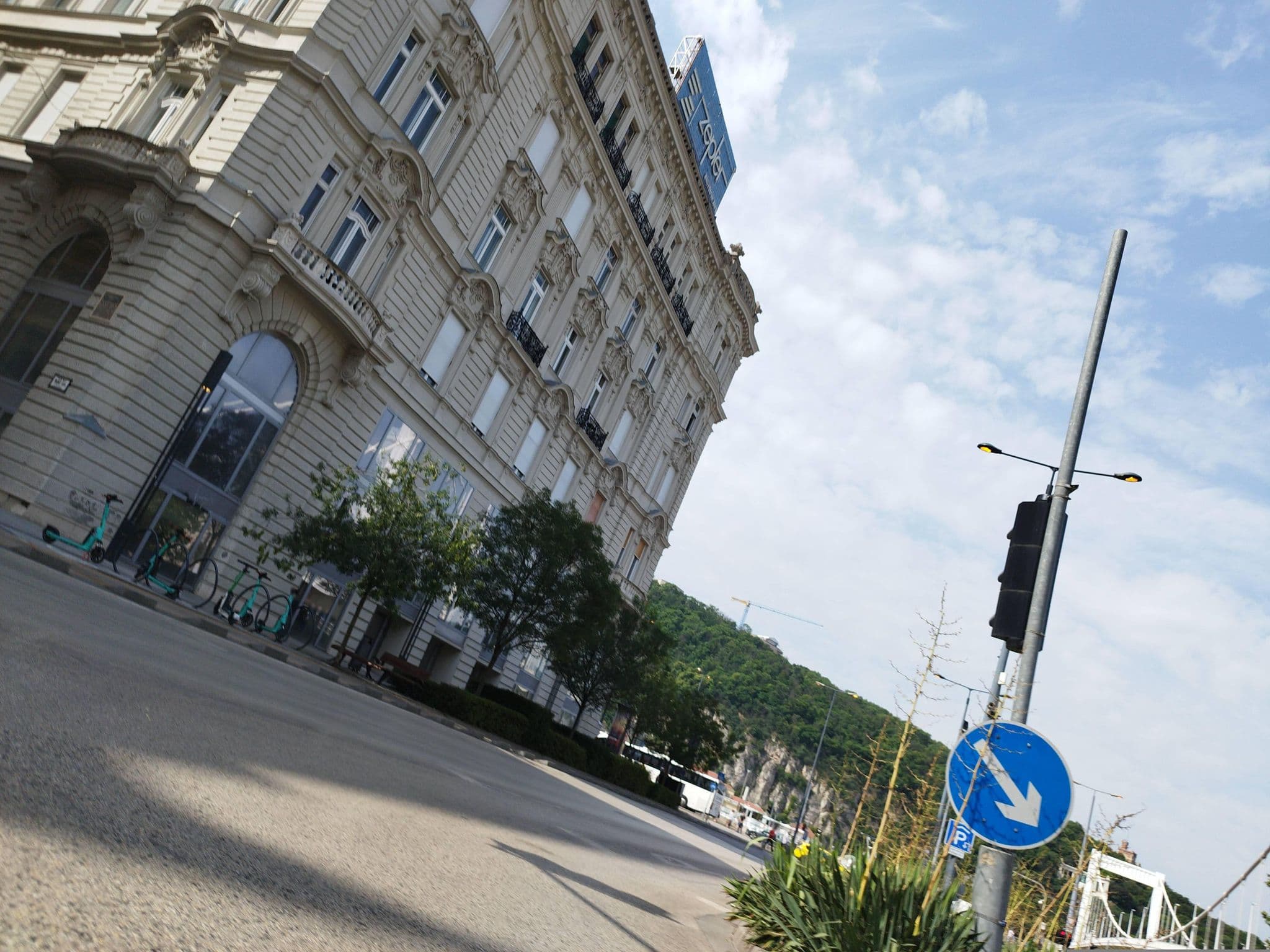 Street view near Apartmentbudapest.net, Budapest V. kerület — © grozsa11 (CC BY-SA · Mapillary)