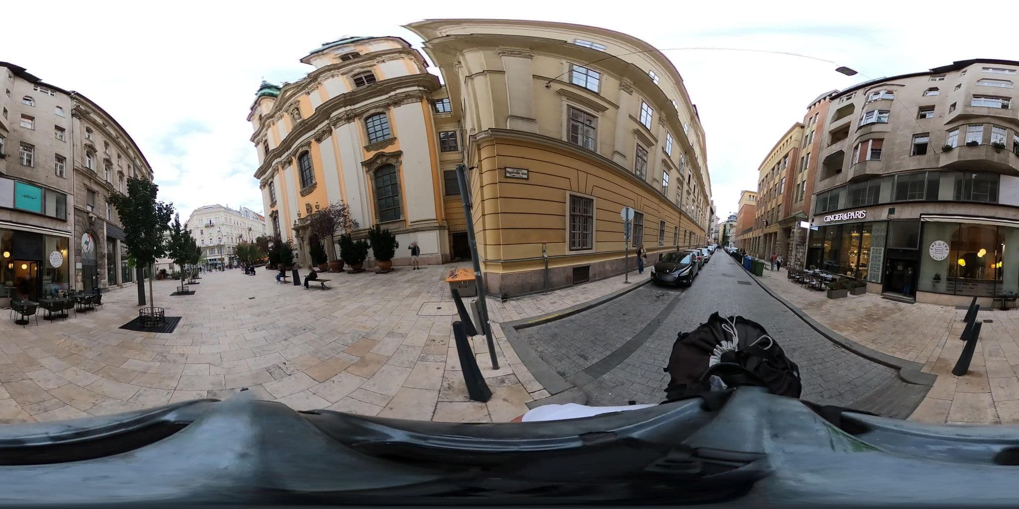 Street view near Apaczai Hostel, Palotanegyed — © grozsa11 (CC BY-SA · Mapillary)