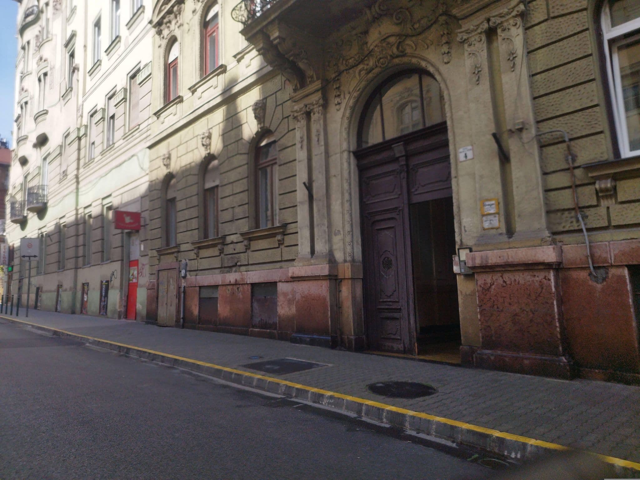Street view near NG Hotel Budapest City - Room 703, Újlipótváros — © grozsa11 (CC BY-SA · Mapillary)