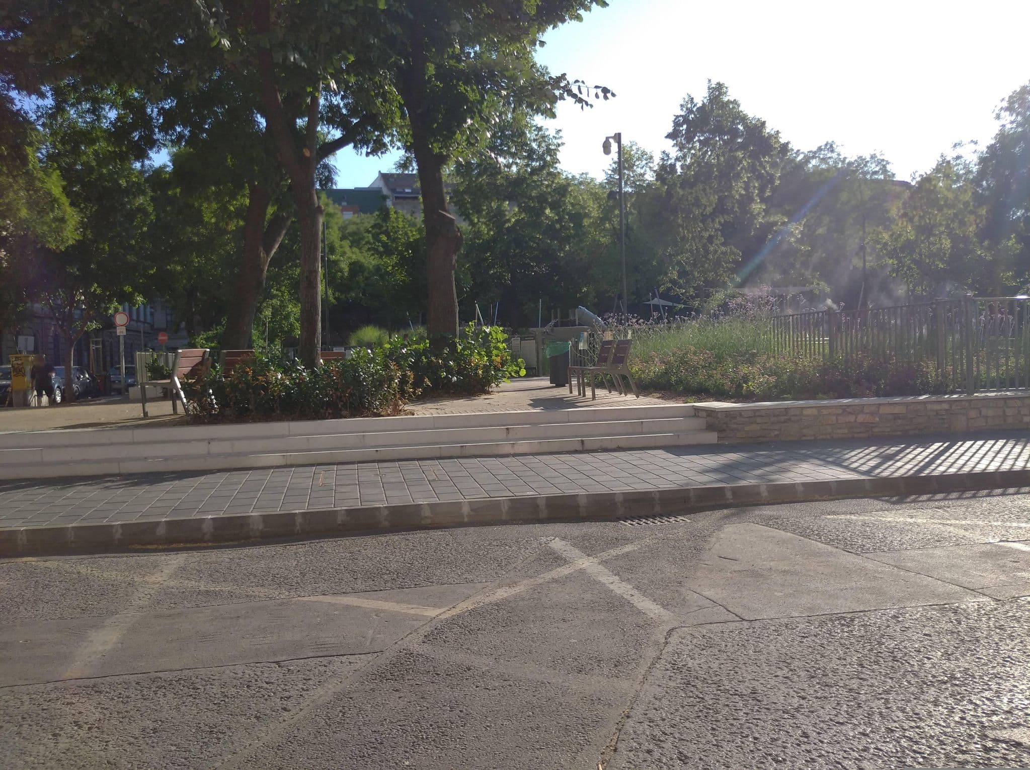 Street view near Grand Royal Palace, Budapest VI. kerület — © grozsa11 (CC BY-SA · Mapillary)