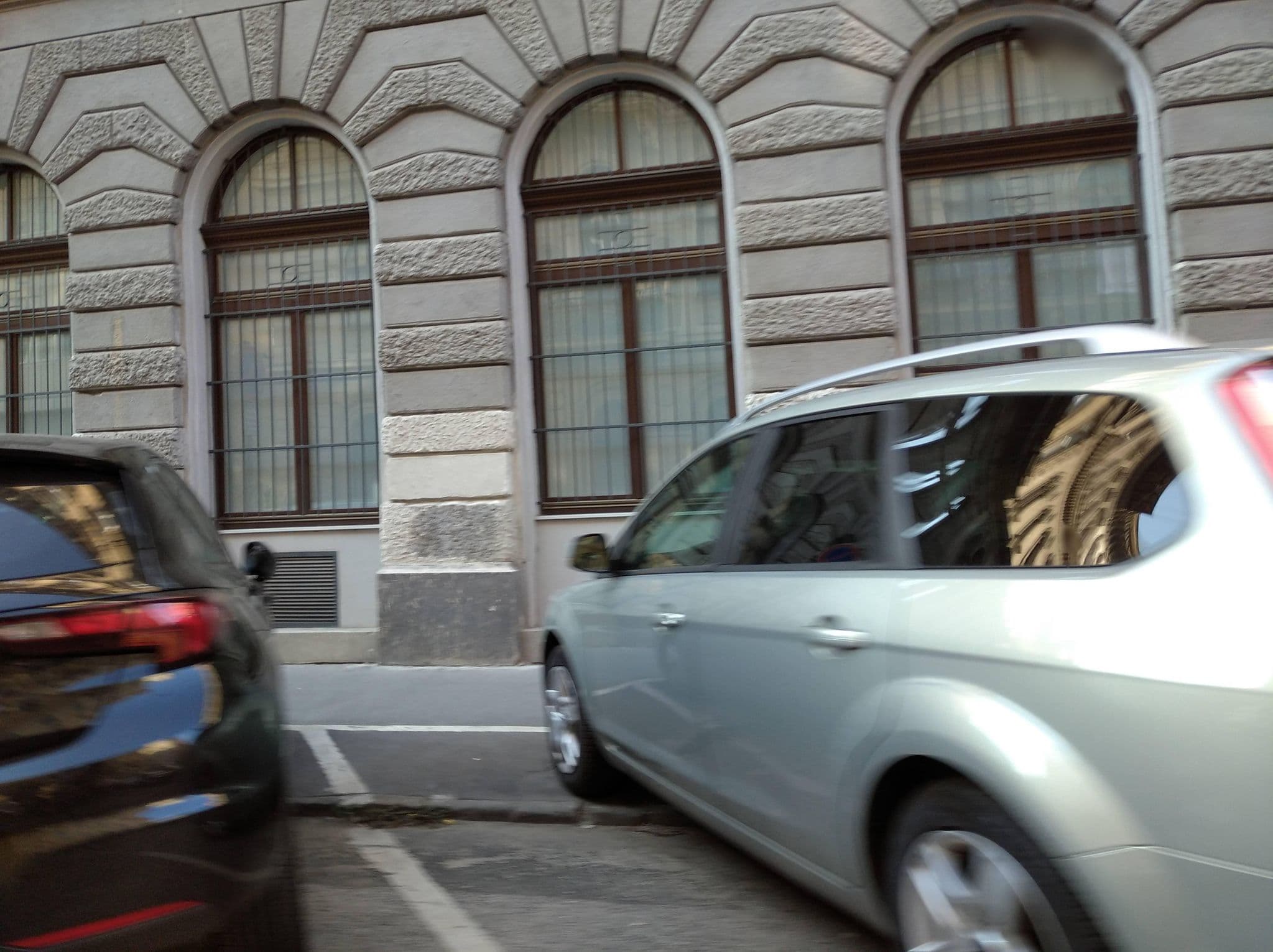Street view near like! Hostel, Budapest VI. kerület — © grozsa11 (CC BY-SA · Mapillary)