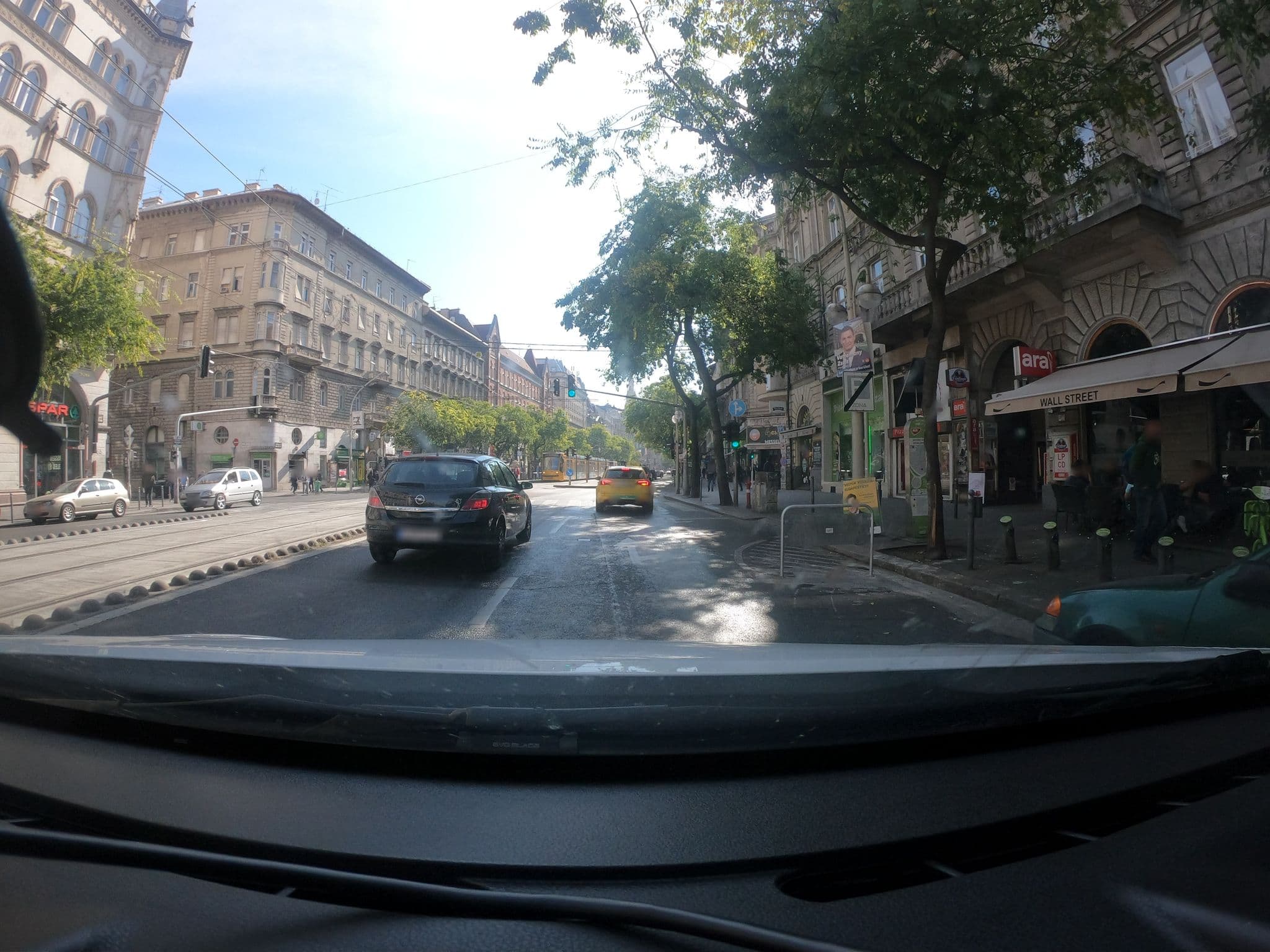 Street view near Tempo Life Apartment, Erzsébetváros — © vst (CC BY-SA · Mapillary)