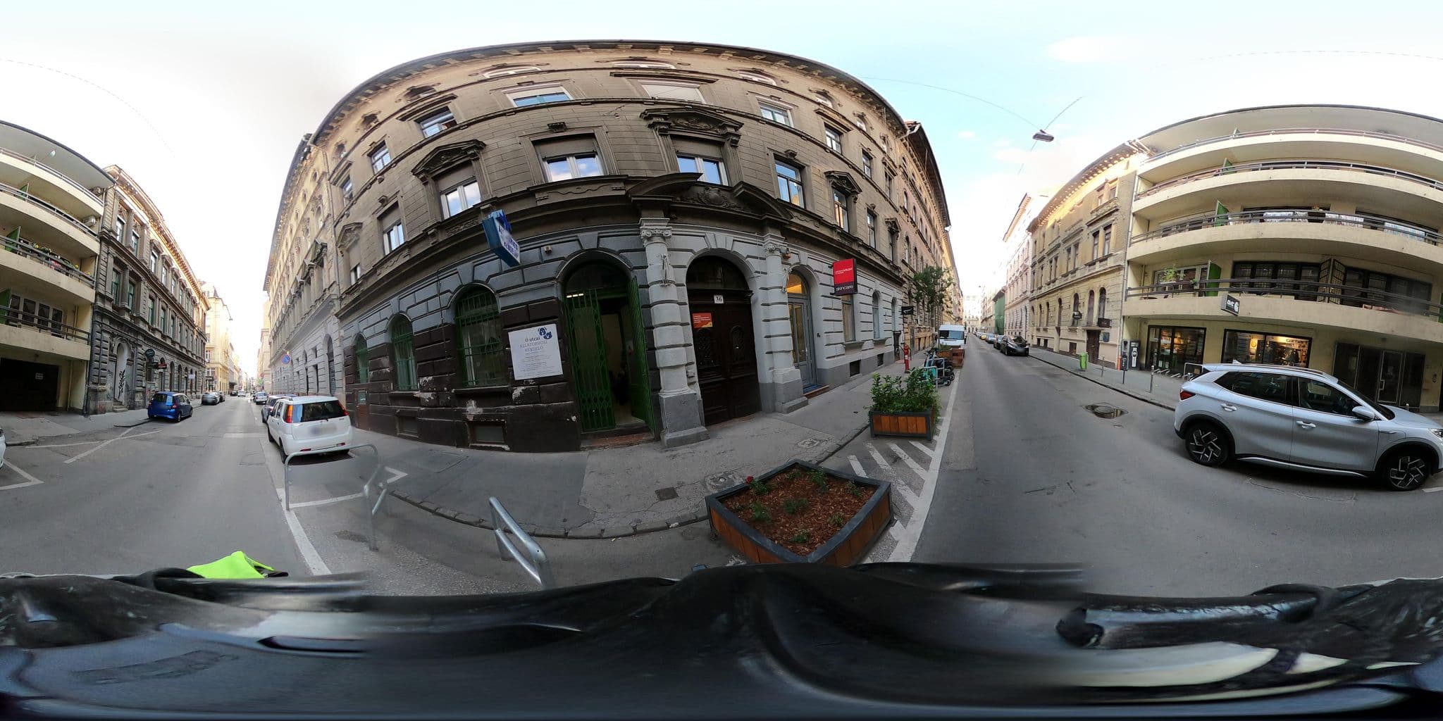 Street view near Mandy Apartments, Budapest VI. kerület — © grozsa11 (CC BY-SA · Mapillary)