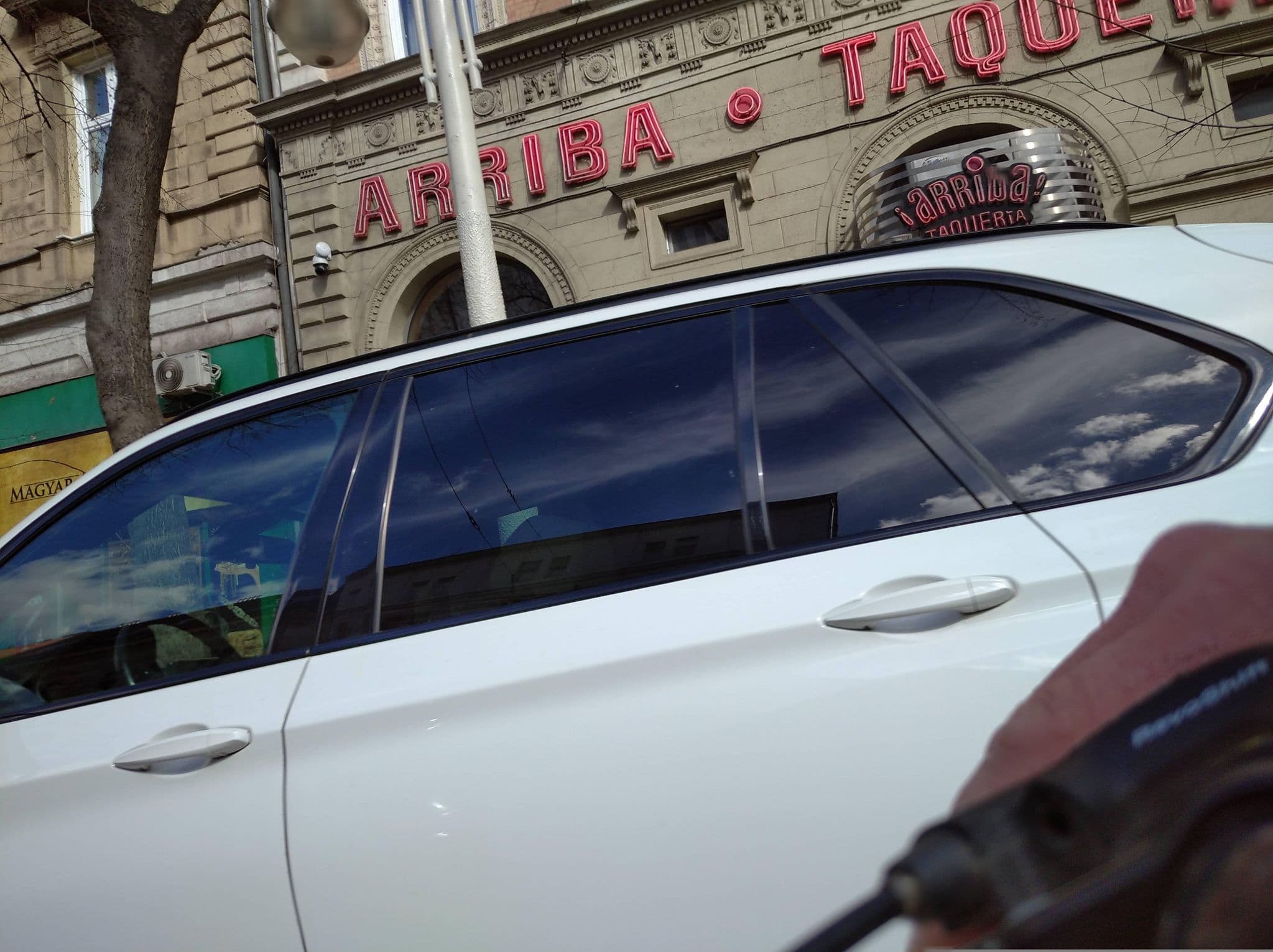 Street view near Best Hostel, Budapest VI. kerület — © grozsa11 (CC BY-SA · Mapillary)