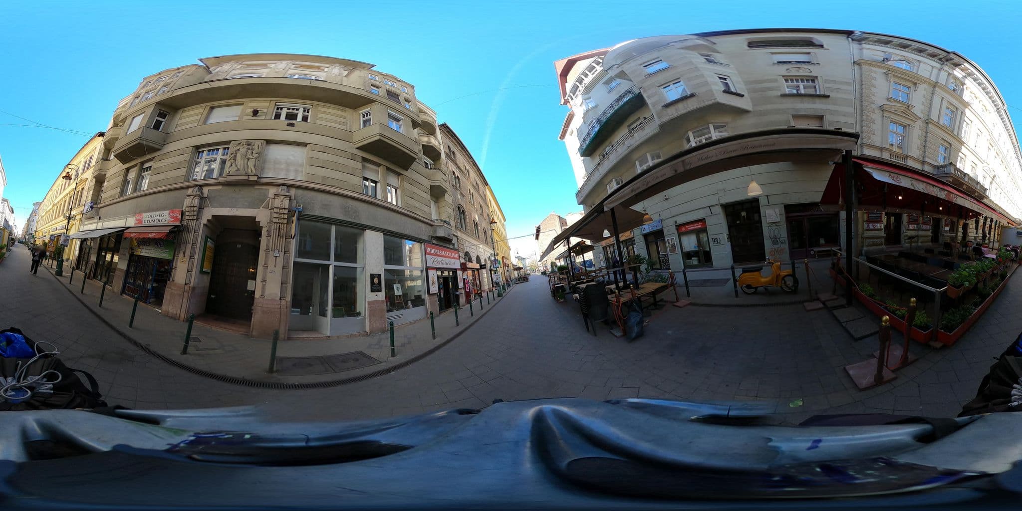 Street view near Dolcevita, Belső-Ferencváros — © grozsa11 (CC BY-SA · Mapillary)
