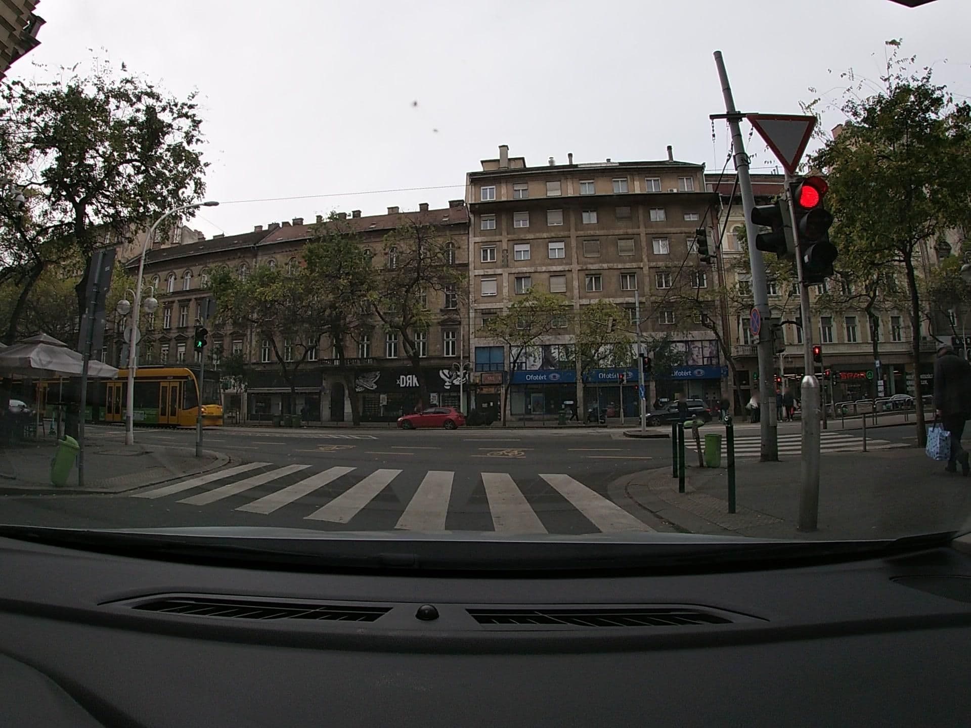 Street view near The Tailors' Home, Erzsébetváros — © vst (CC BY-SA · Mapillary)