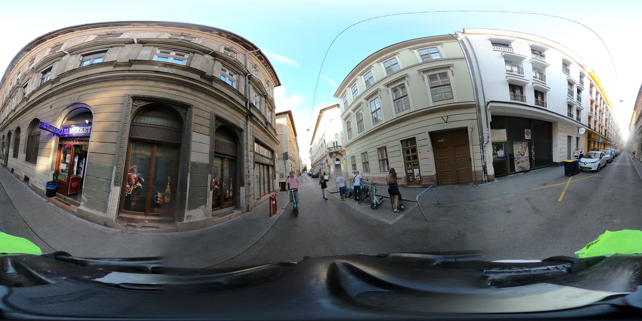 Street view near Come On Inn, Budapest VI. kerület — © grozsa11 (CC BY-SA · Mapillary)