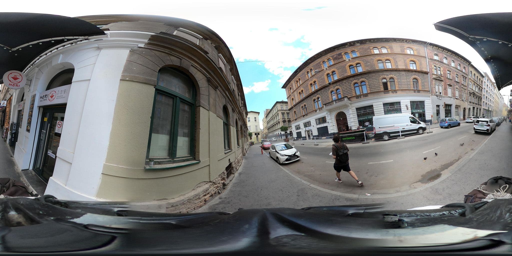 Street view near Happy Holiday Lux Apartments, Budapest VI. kerület — © grozsa11 (CC BY-SA · Mapillary)