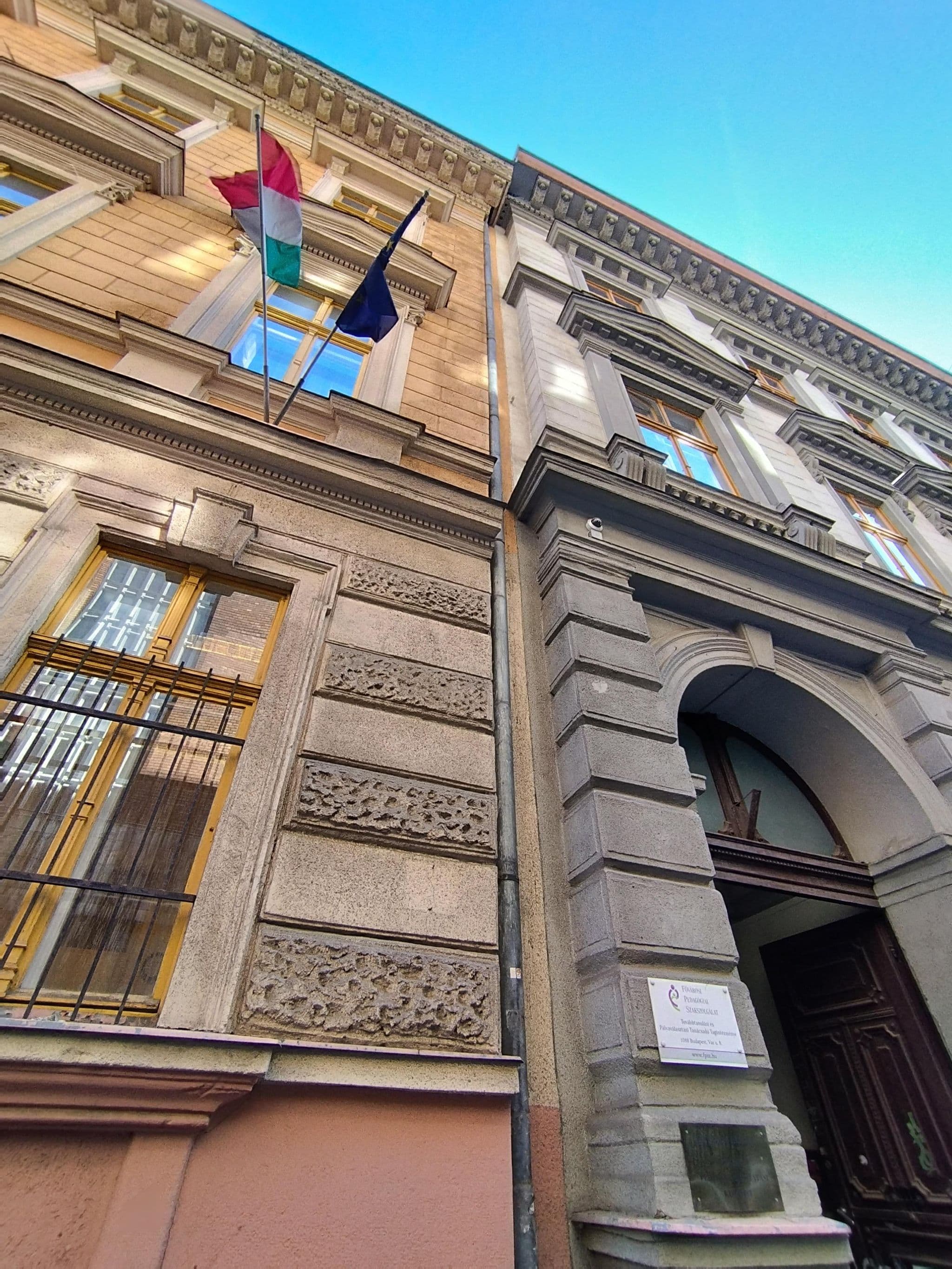 Street view near Art-Romantic Luxury Home, Palotanegyed — © grozsa11 (CC BY-SA · Mapillary)
