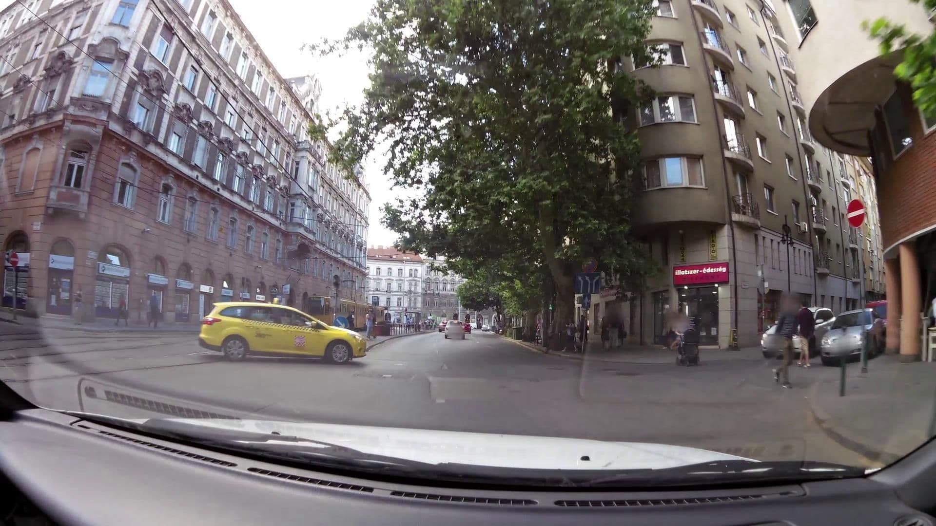 Street view near Boulevard City Pension and Apartments, Belső-Ferencváros — © andreas2 (CC BY-SA · Mapillary)