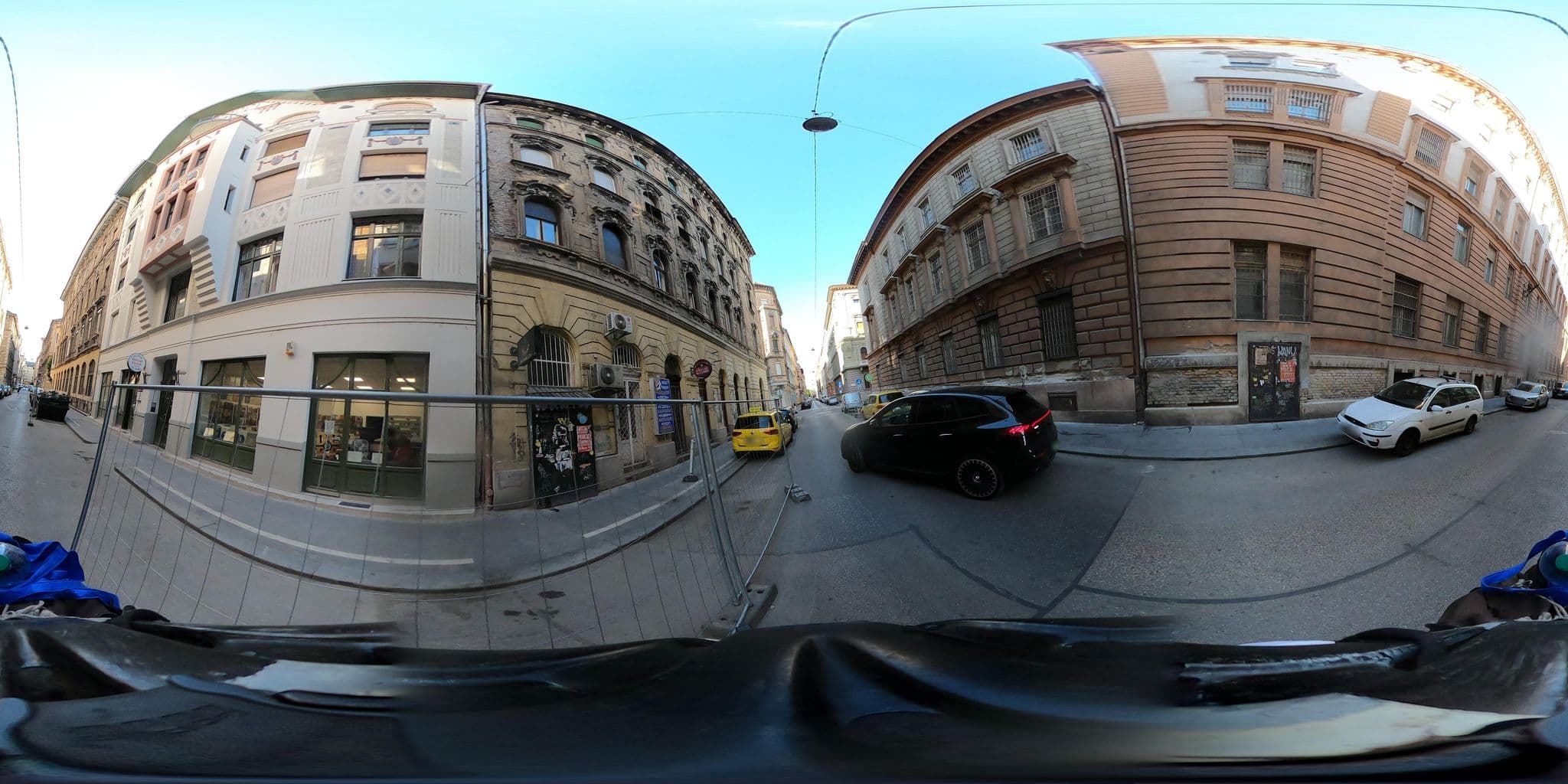 Street view near Say Yes Hostel, Budapest VI. kerület — © grozsa11 (CC BY-SA · Mapillary)