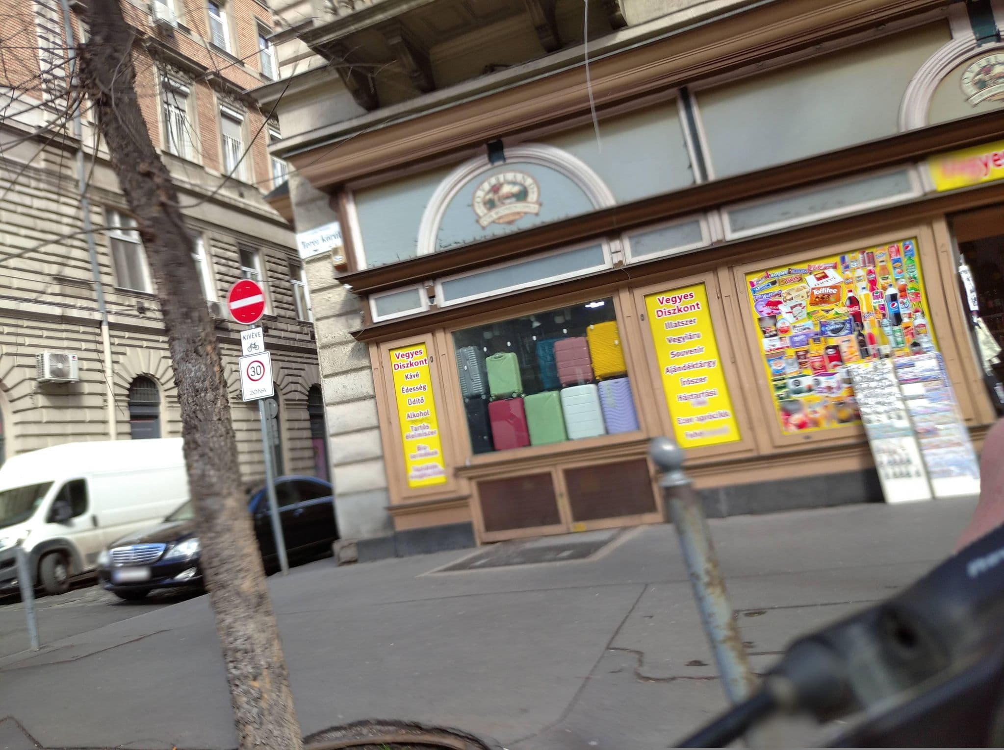 Street view near A&A Studio Apartments, Budapest VI. kerület — © grozsa11 (CC BY-SA · Mapillary)